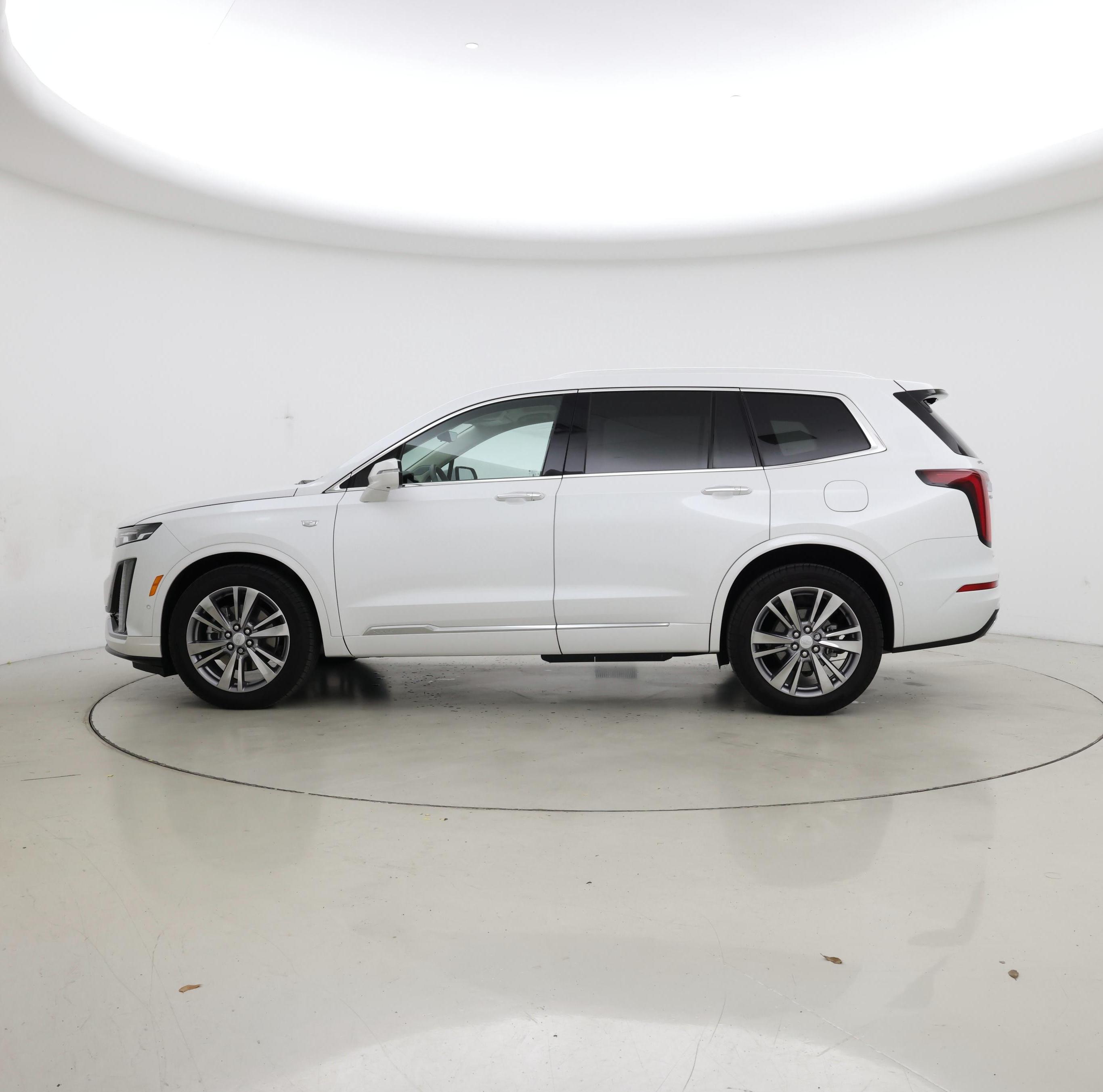 Thumbnail: 2024 Cadillac XT6 - 3