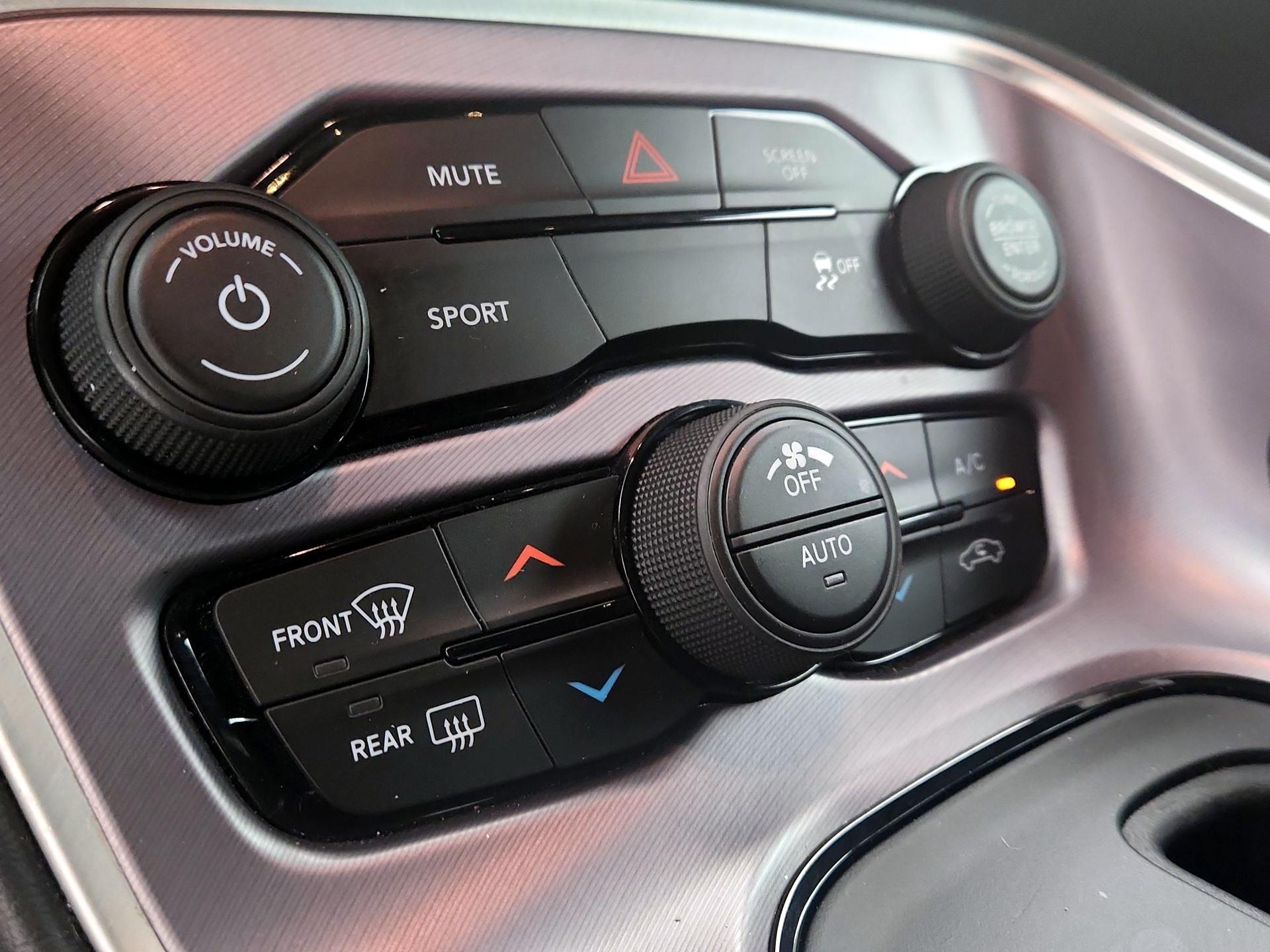 Thumbnail: 2019 Dodge Challenger - 16