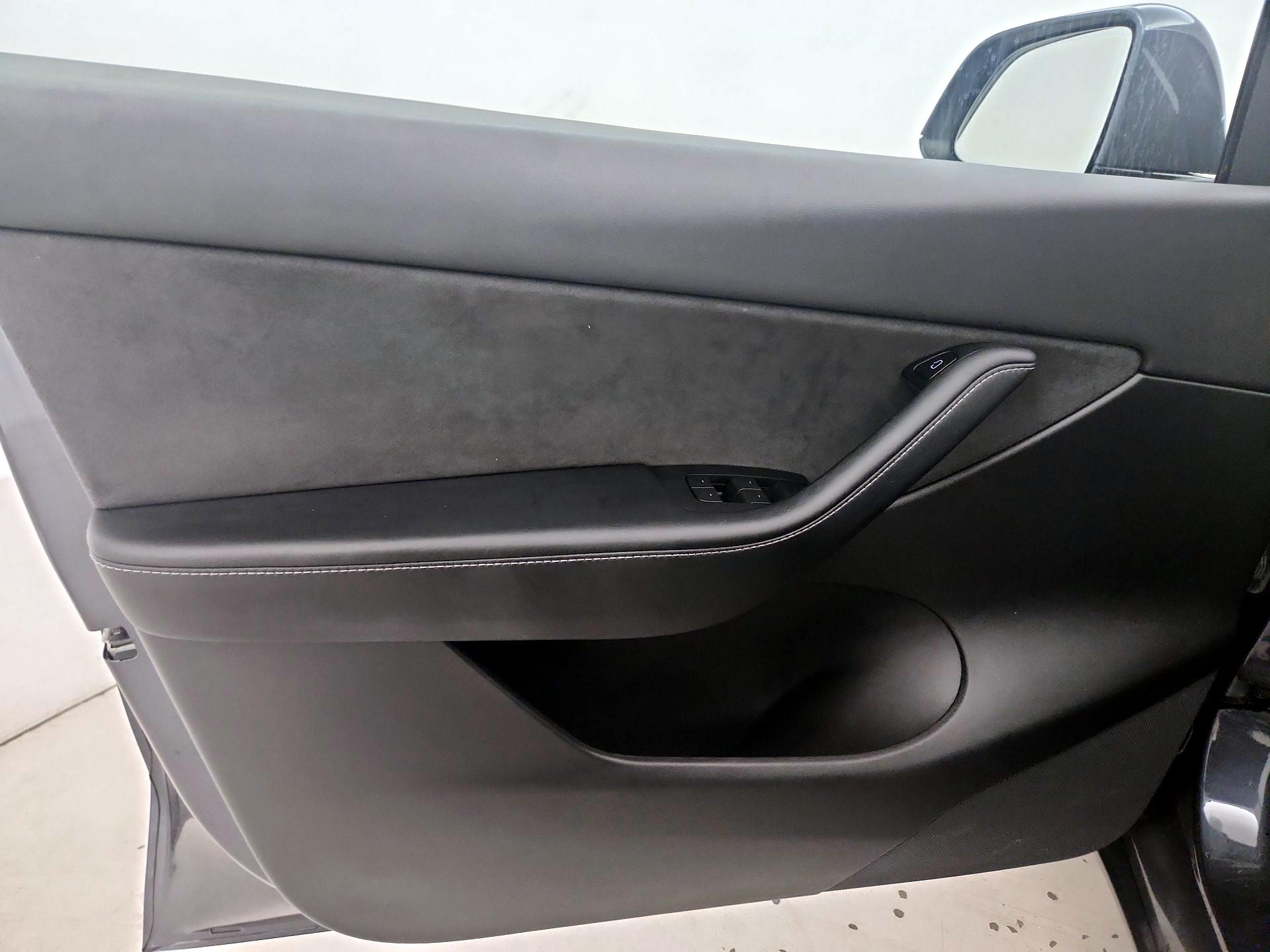 Thumbnail: 2022 Tesla Model Y - 12