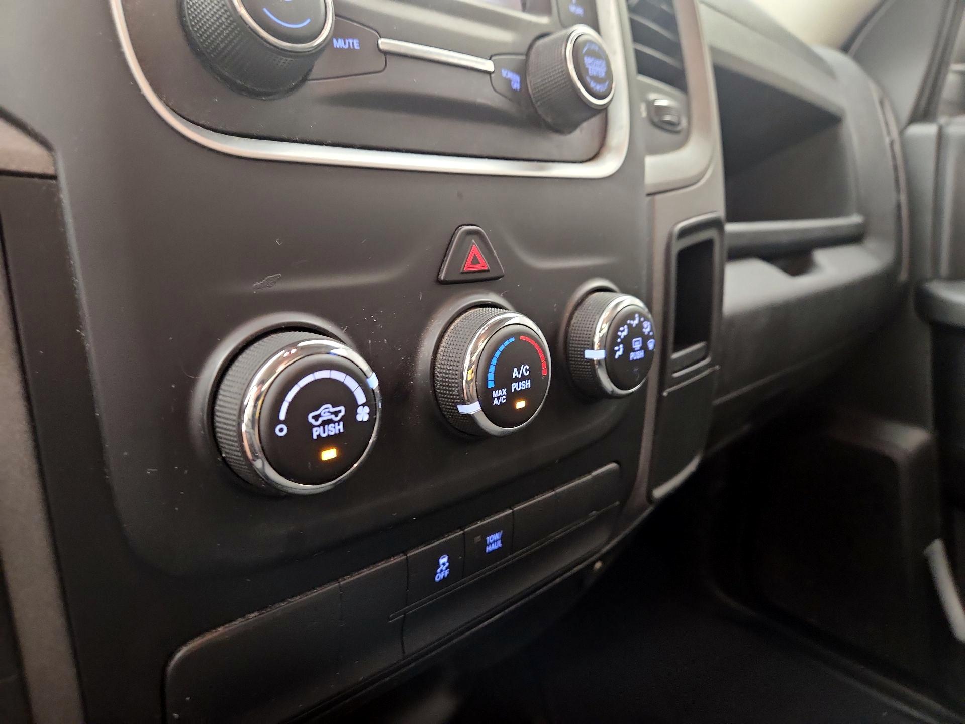 Thumbnail: 2022 RAM 1500 Classic - 16