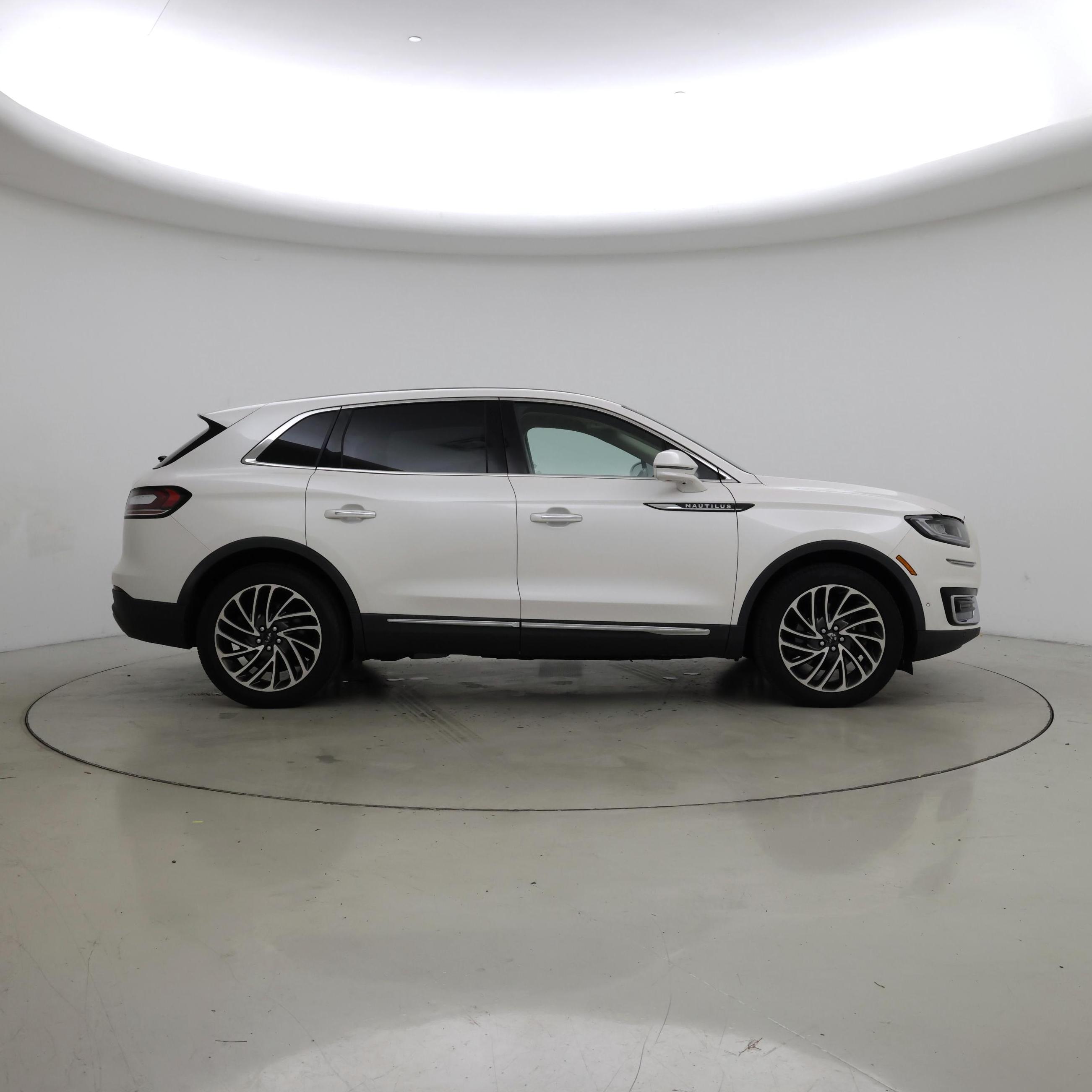 Thumbnail: 2019 Lincoln Nautilus - 7