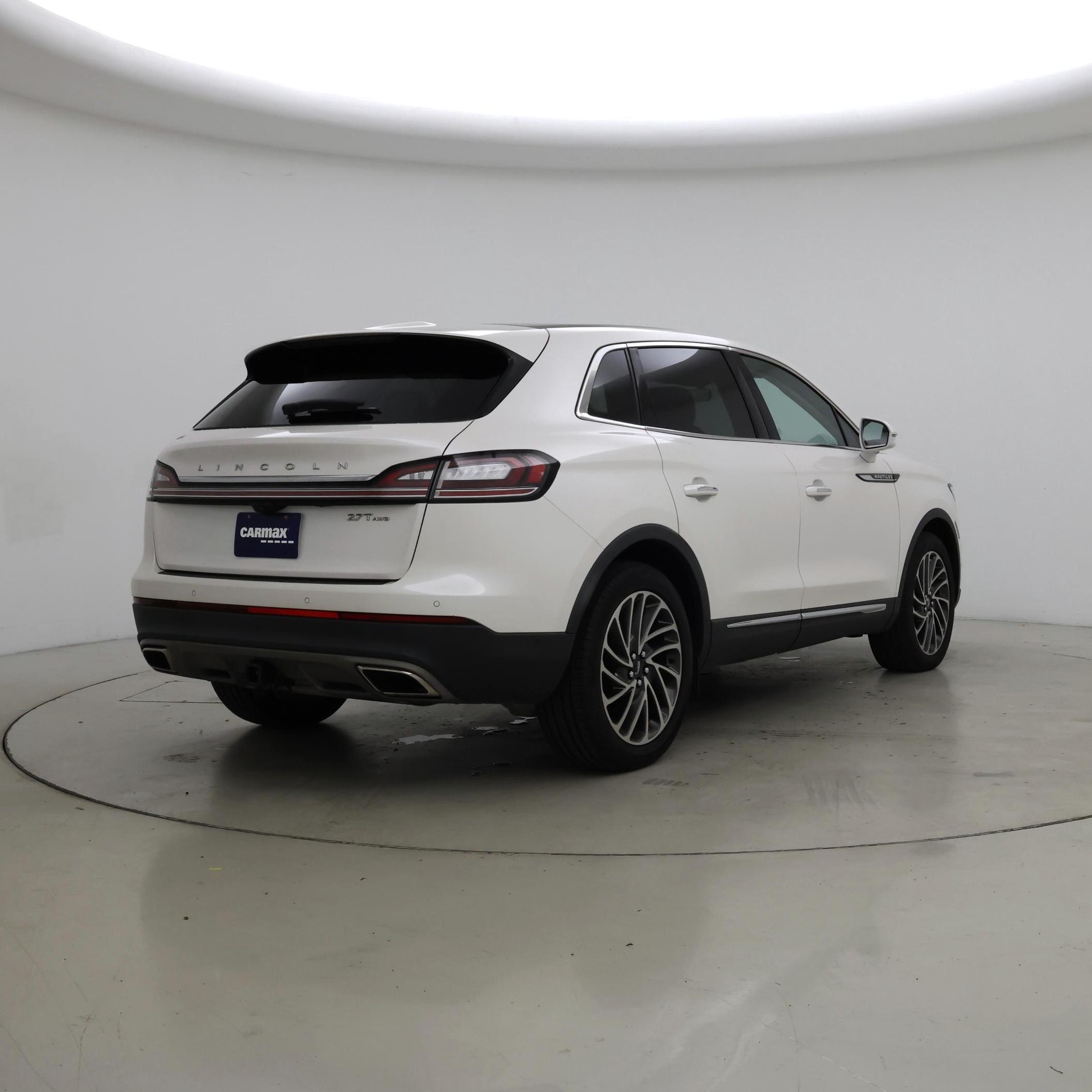 Thumbnail: 2019 Lincoln Nautilus - 8