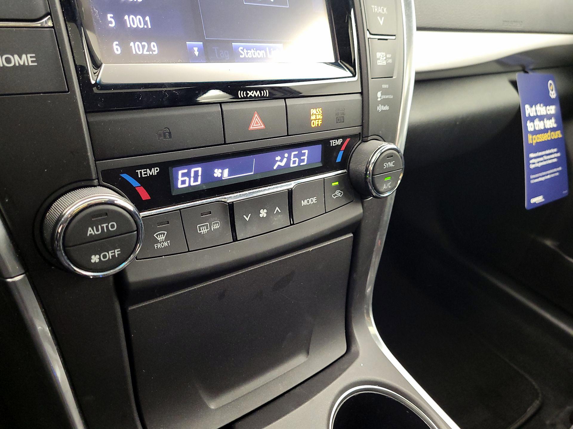 Thumbnail: 2016 Toyota Camry - 16