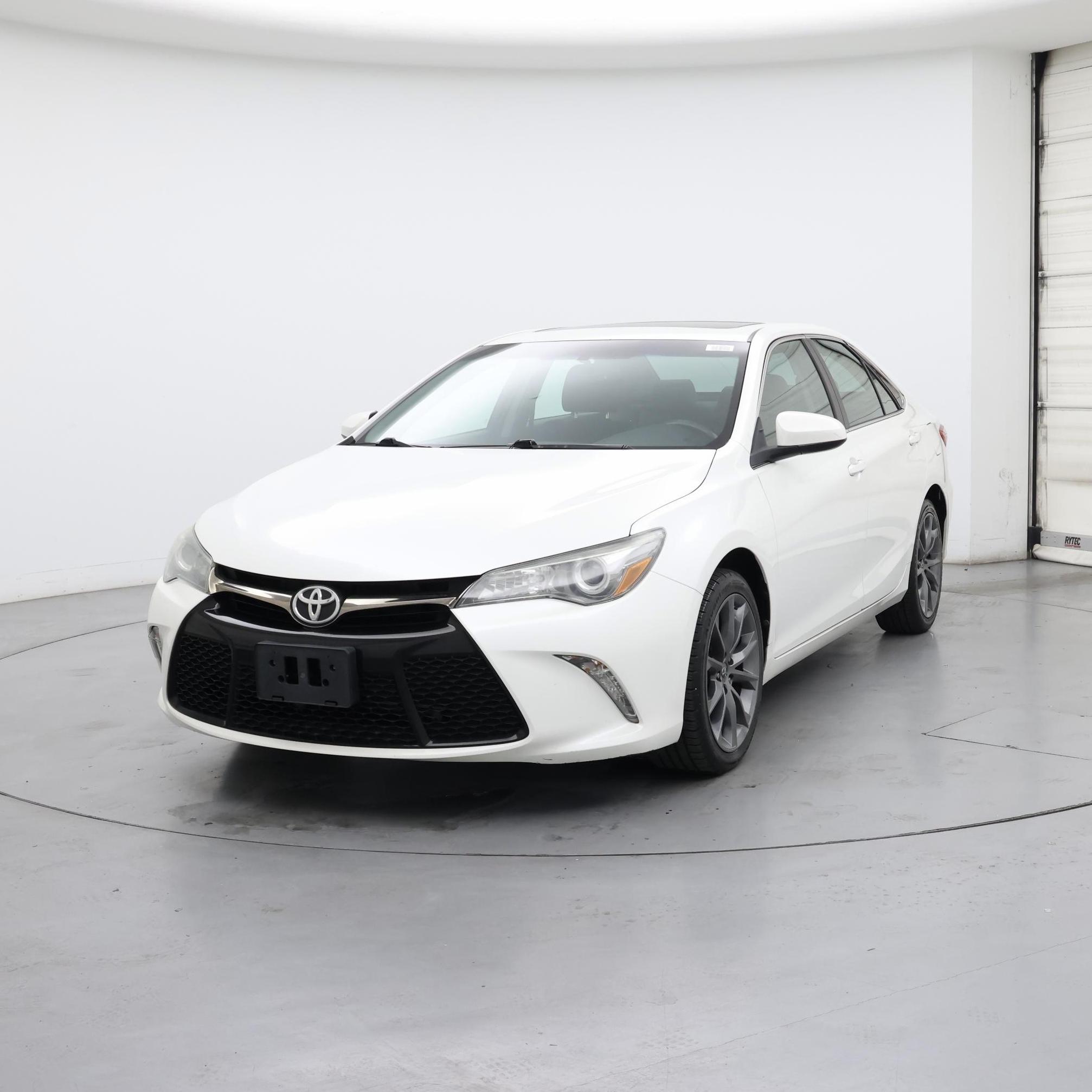Thumbnail: 2016 Toyota Camry - 4