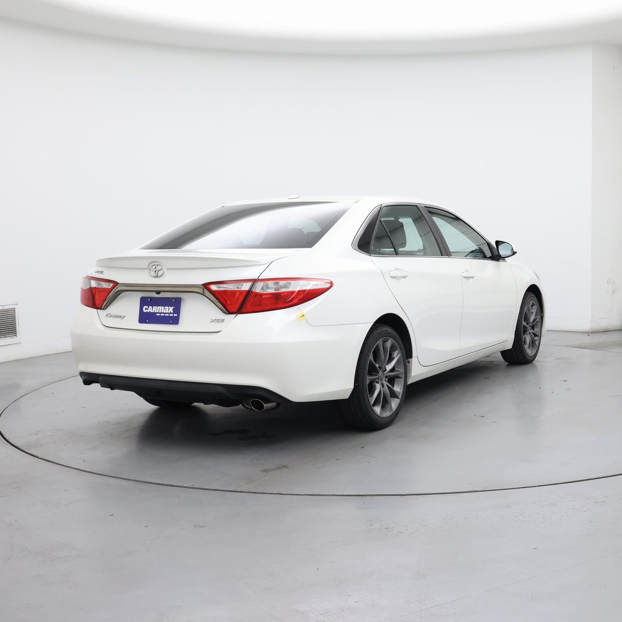 Thumbnail: 2016 Toyota Camry - 8
