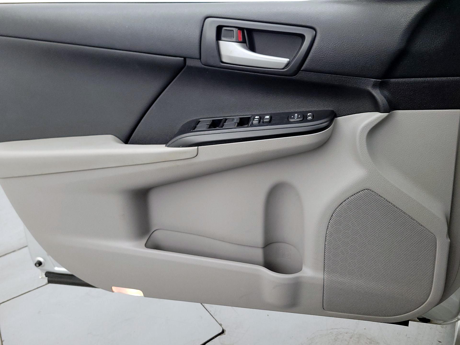 Thumbnail: 2014 Toyota Camry - 12