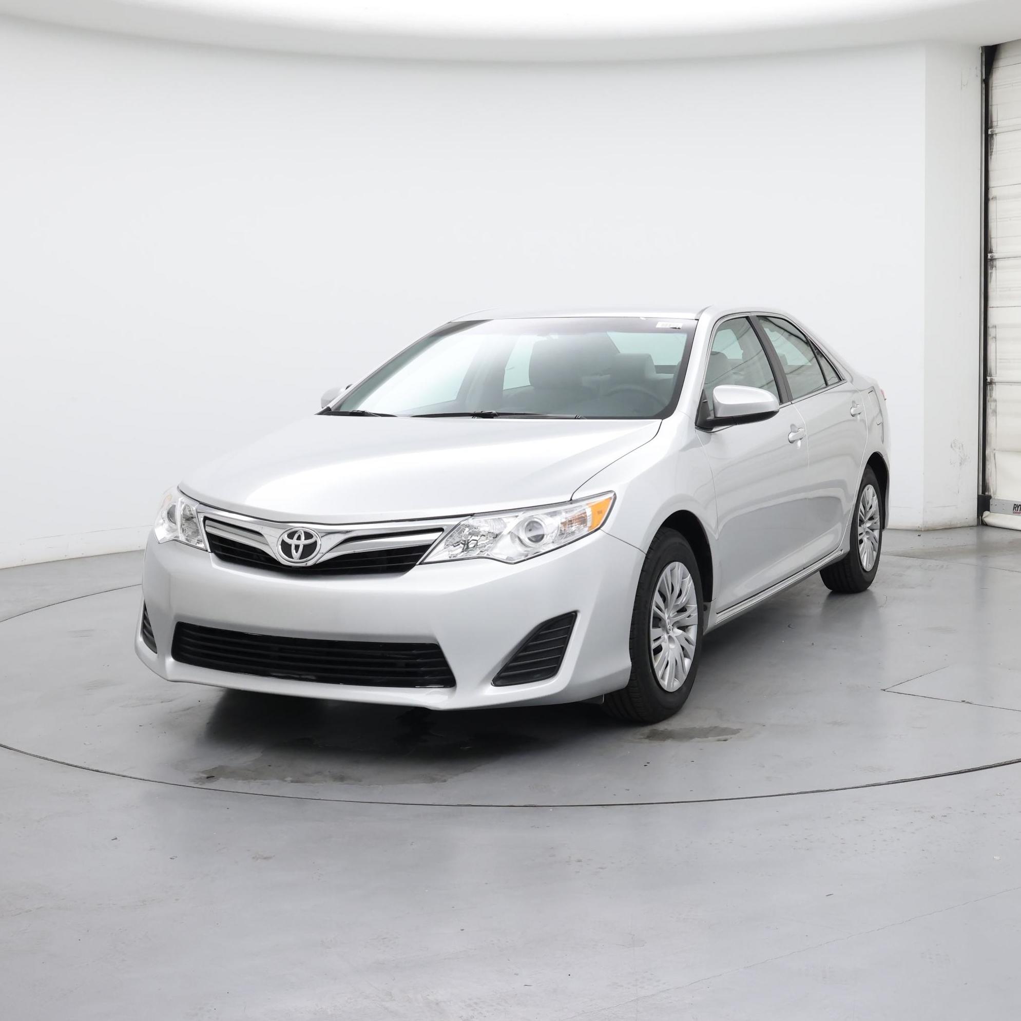 Thumbnail: 2014 Toyota Camry - 4