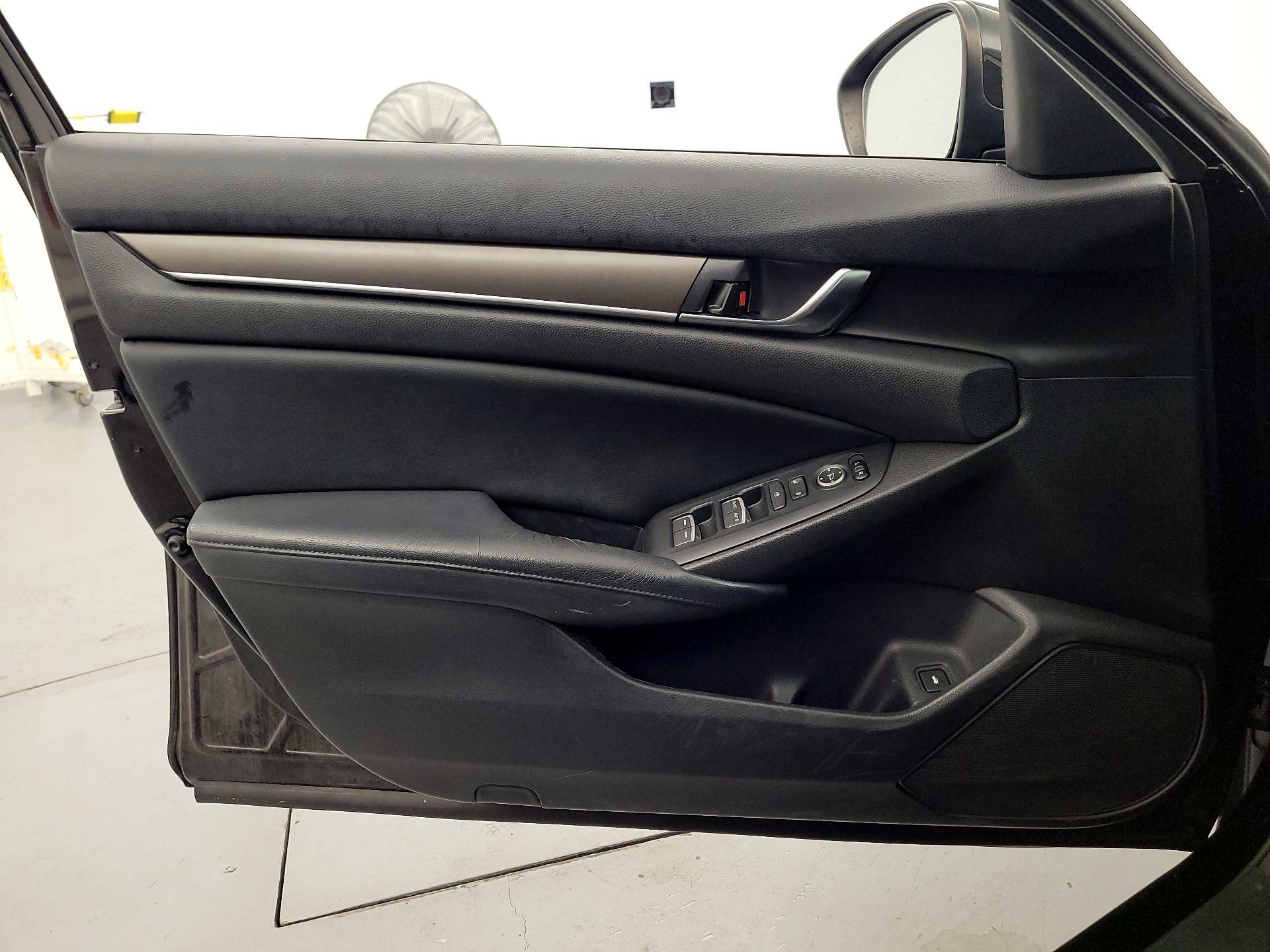 Thumbnail: 2018 Honda Accord - 12