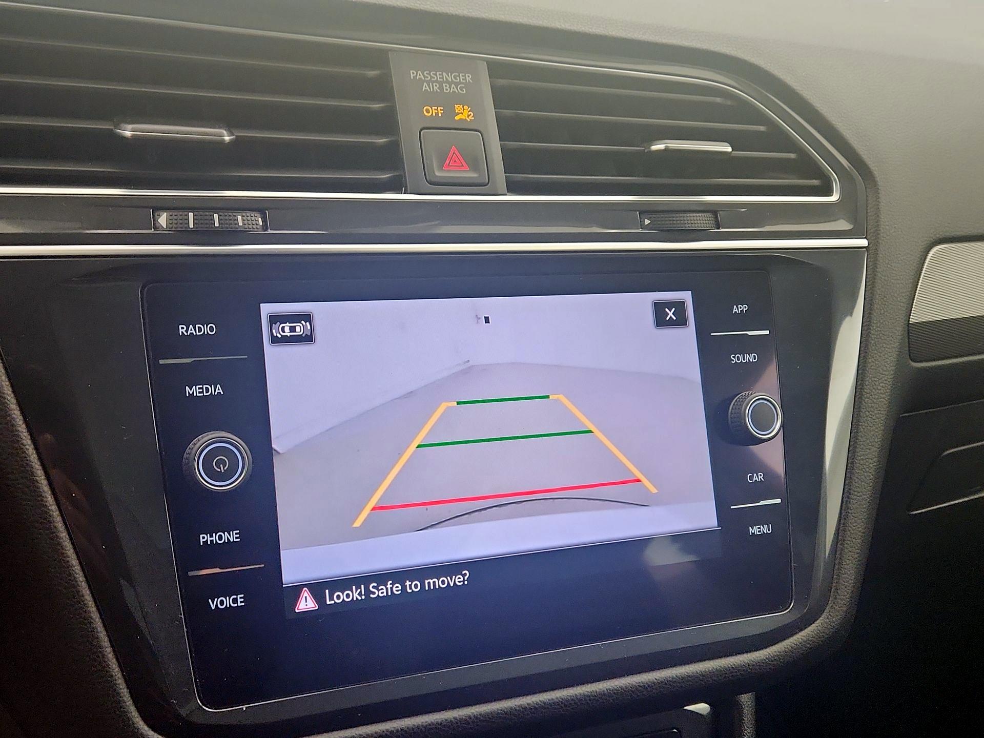 Thumbnail: 2022 Volkswagen Tiguan - 14