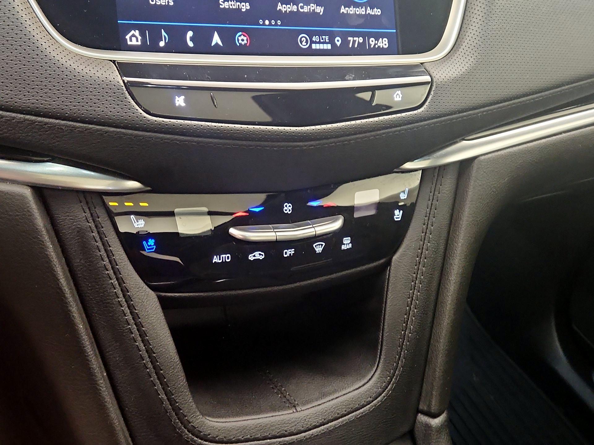 Thumbnail: 2024 Cadillac XT5 - 17