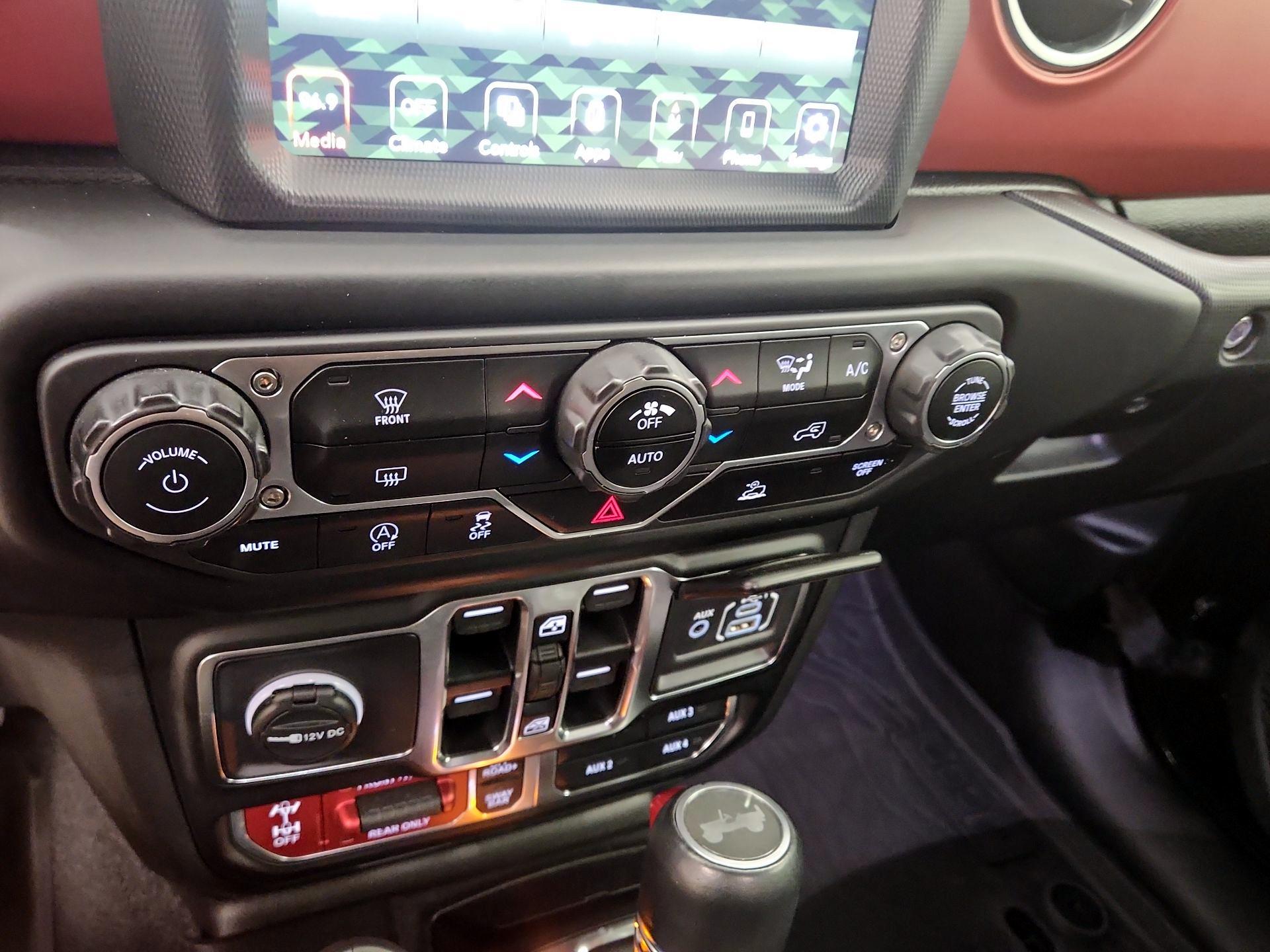 Thumbnail: 2023 Jeep Wrangler - 17