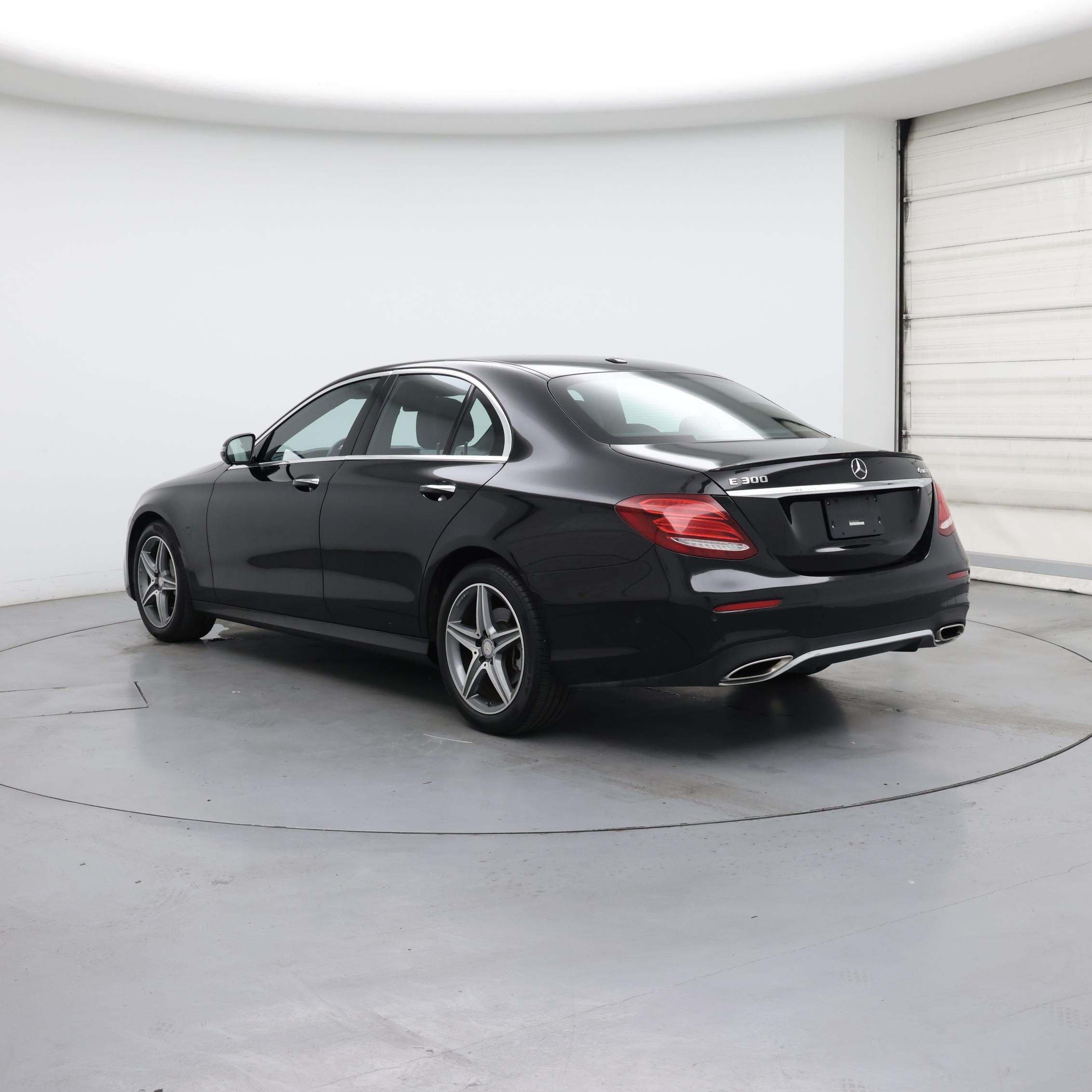 Thumbnail: 2017 Mercedes-Benz E-Class - 2