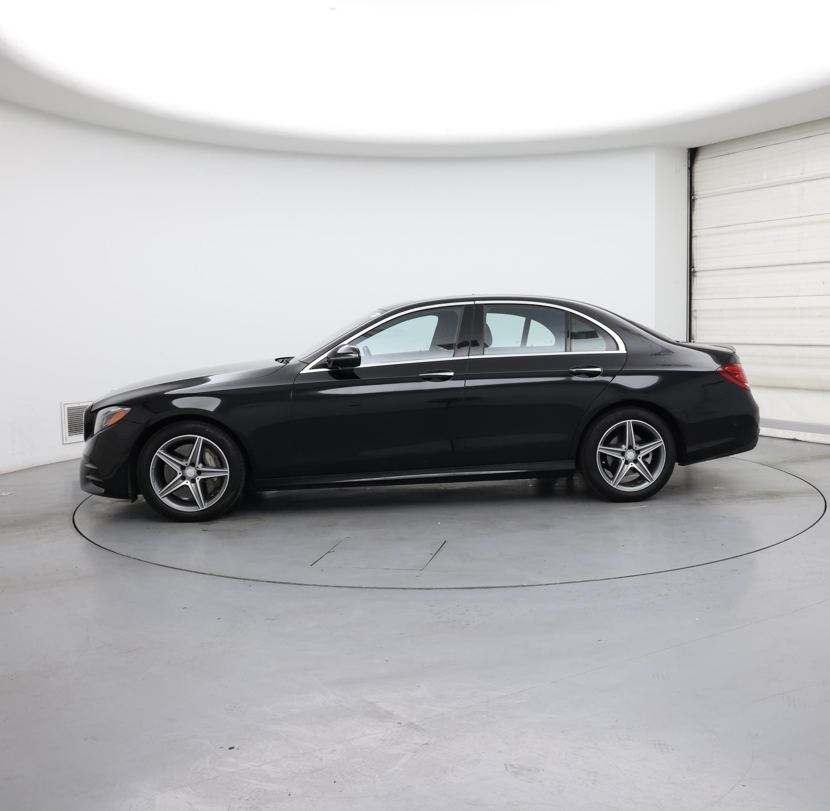 Thumbnail: 2017 Mercedes-Benz E-Class - 3