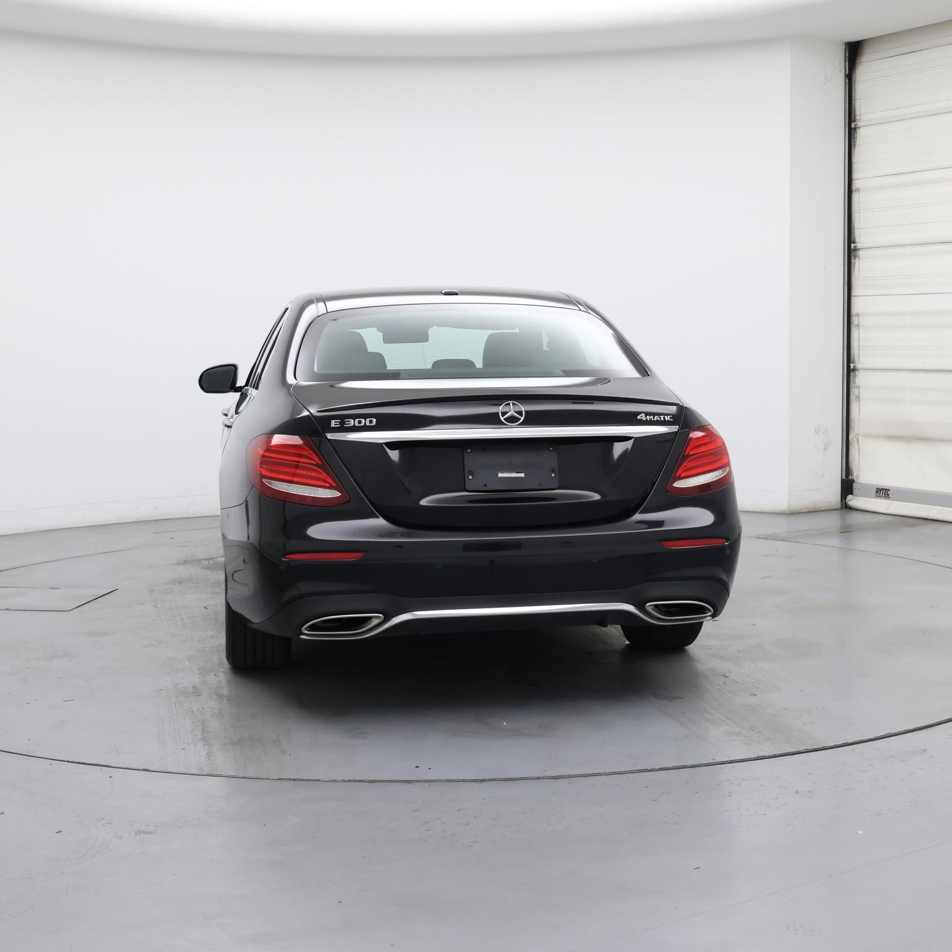 Thumbnail: 2017 Mercedes-Benz E-Class - 6