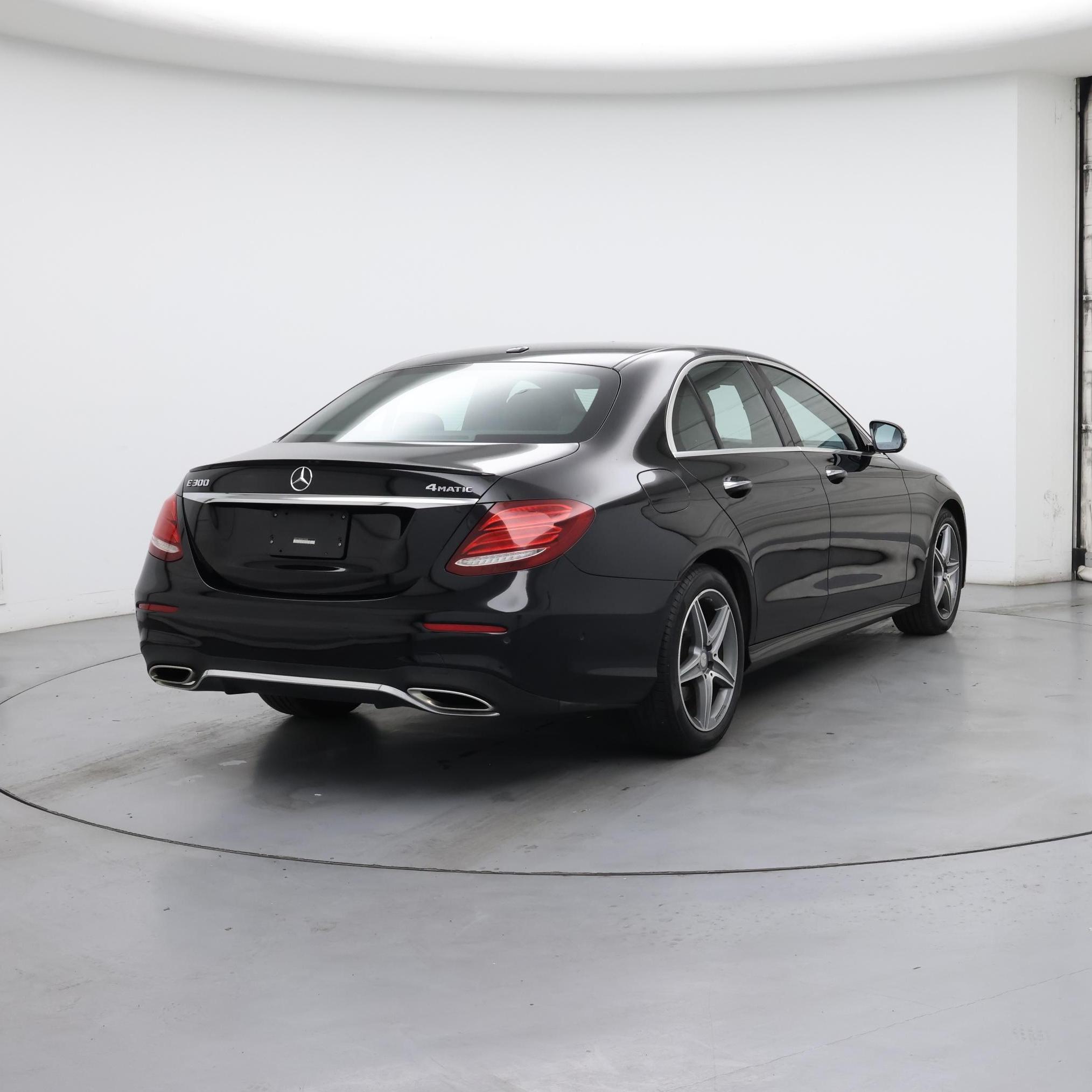 Thumbnail: 2017 Mercedes-Benz E-Class - 8