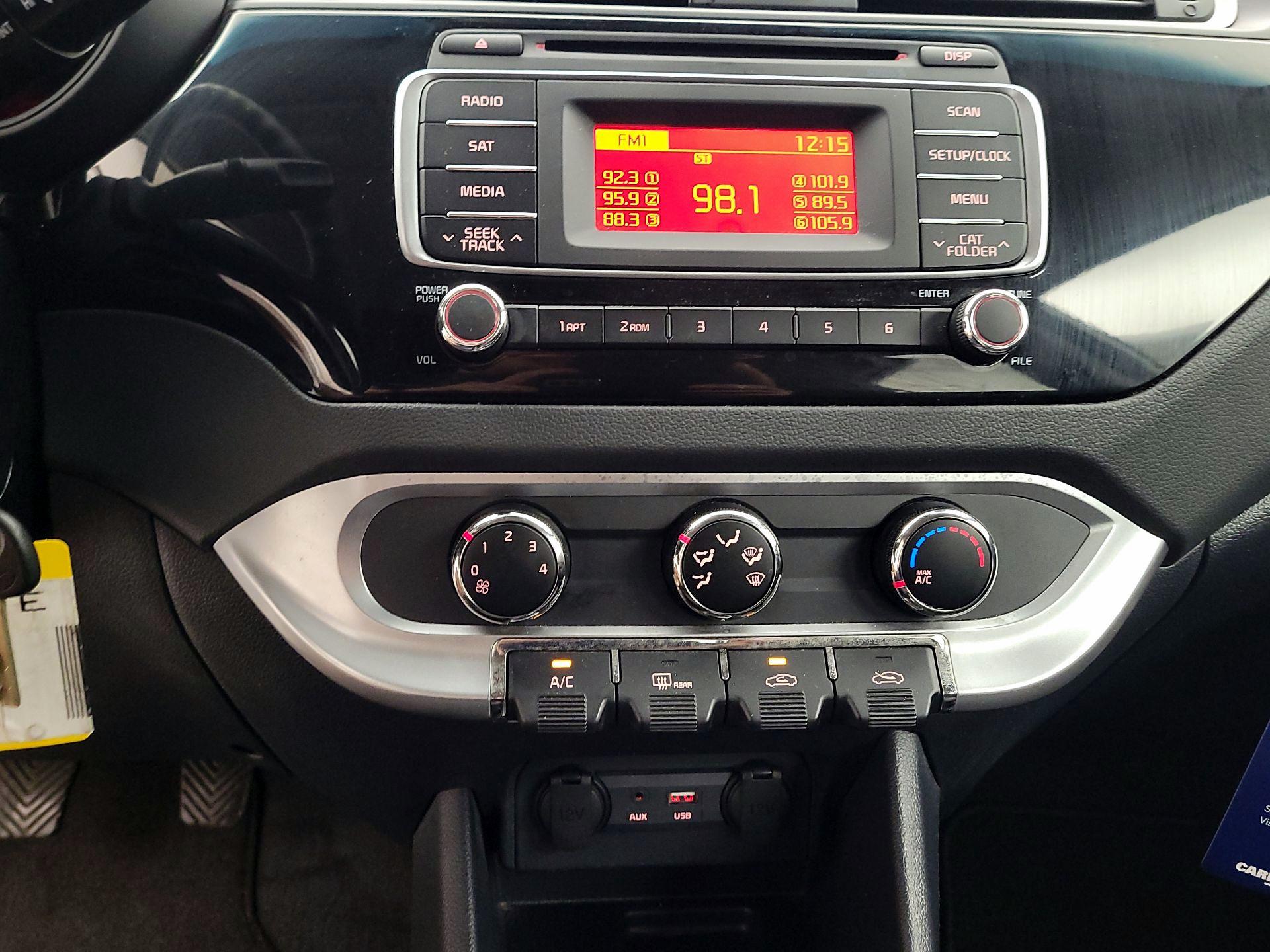 Thumbnail: 2016 Kia Rio - 15