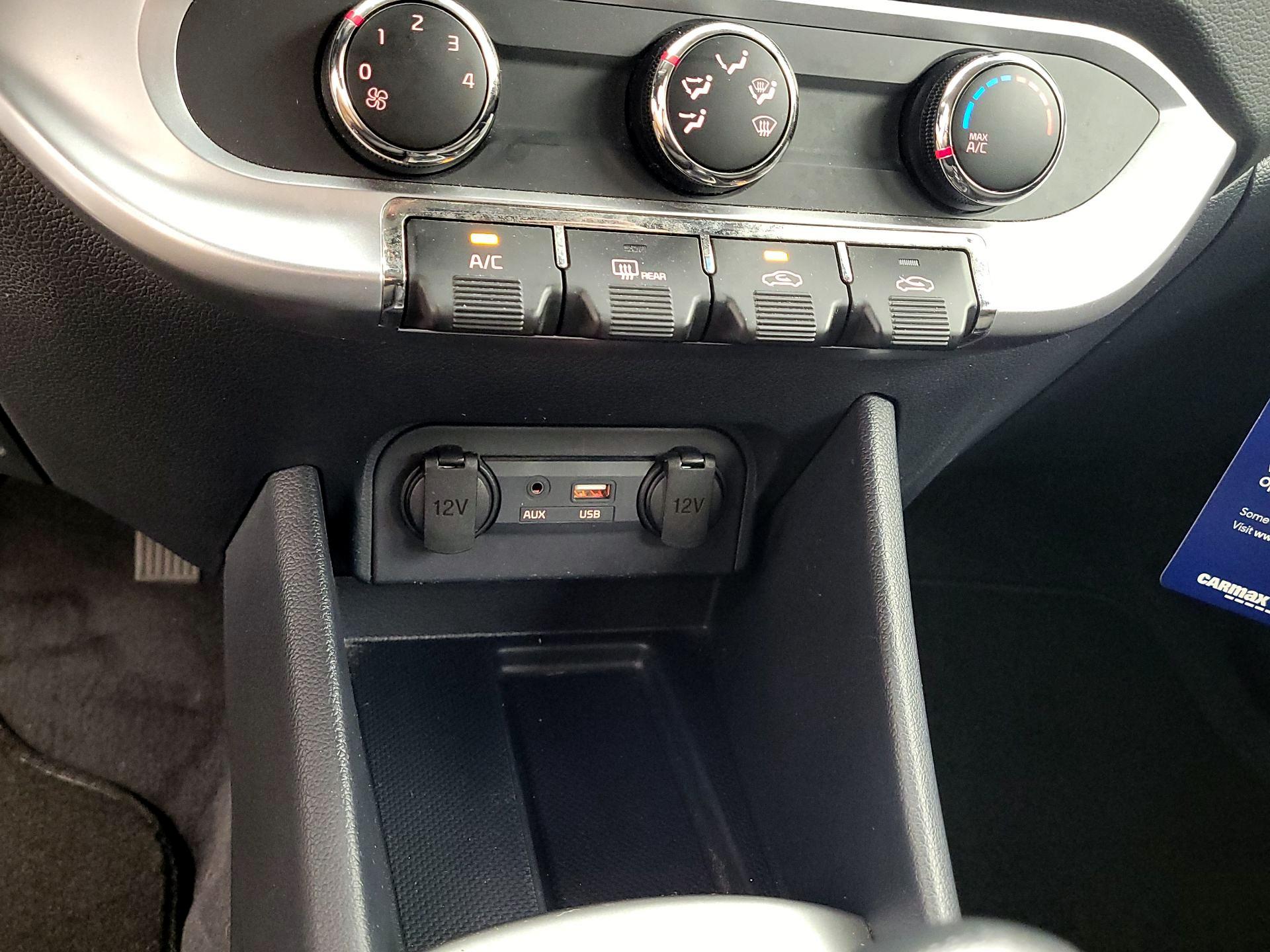 Thumbnail: 2016 Kia Rio - 17