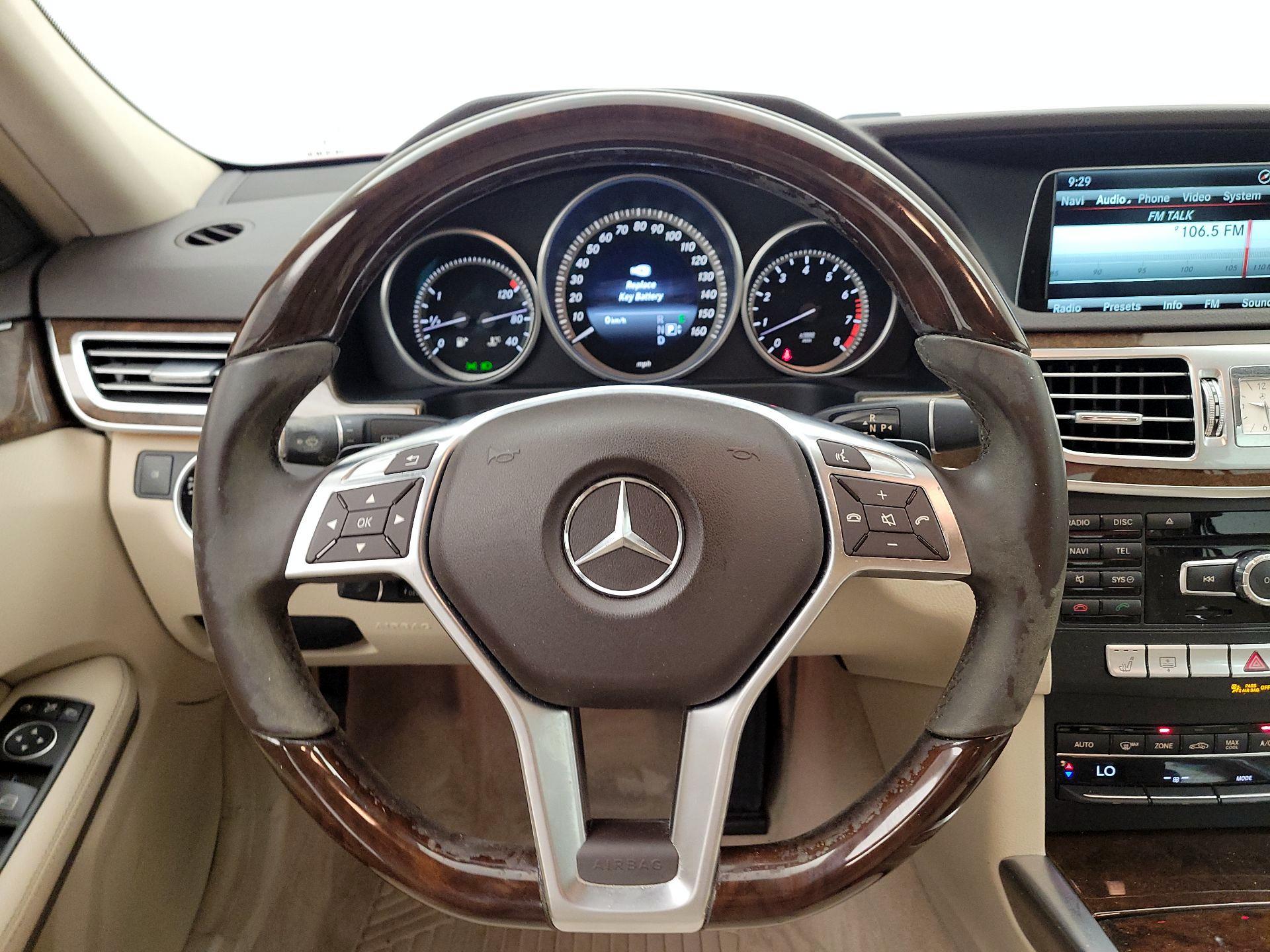 Thumbnail: 2015 Mercedes-Benz E-Class - 10