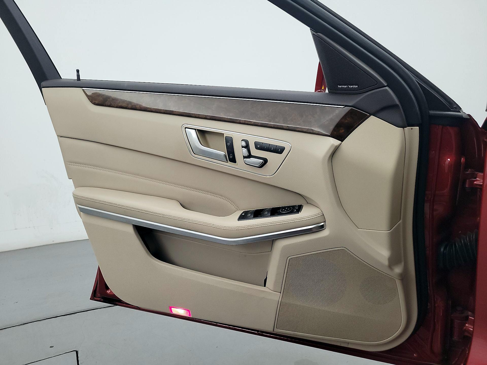 Thumbnail: 2015 Mercedes-Benz E-Class - 12