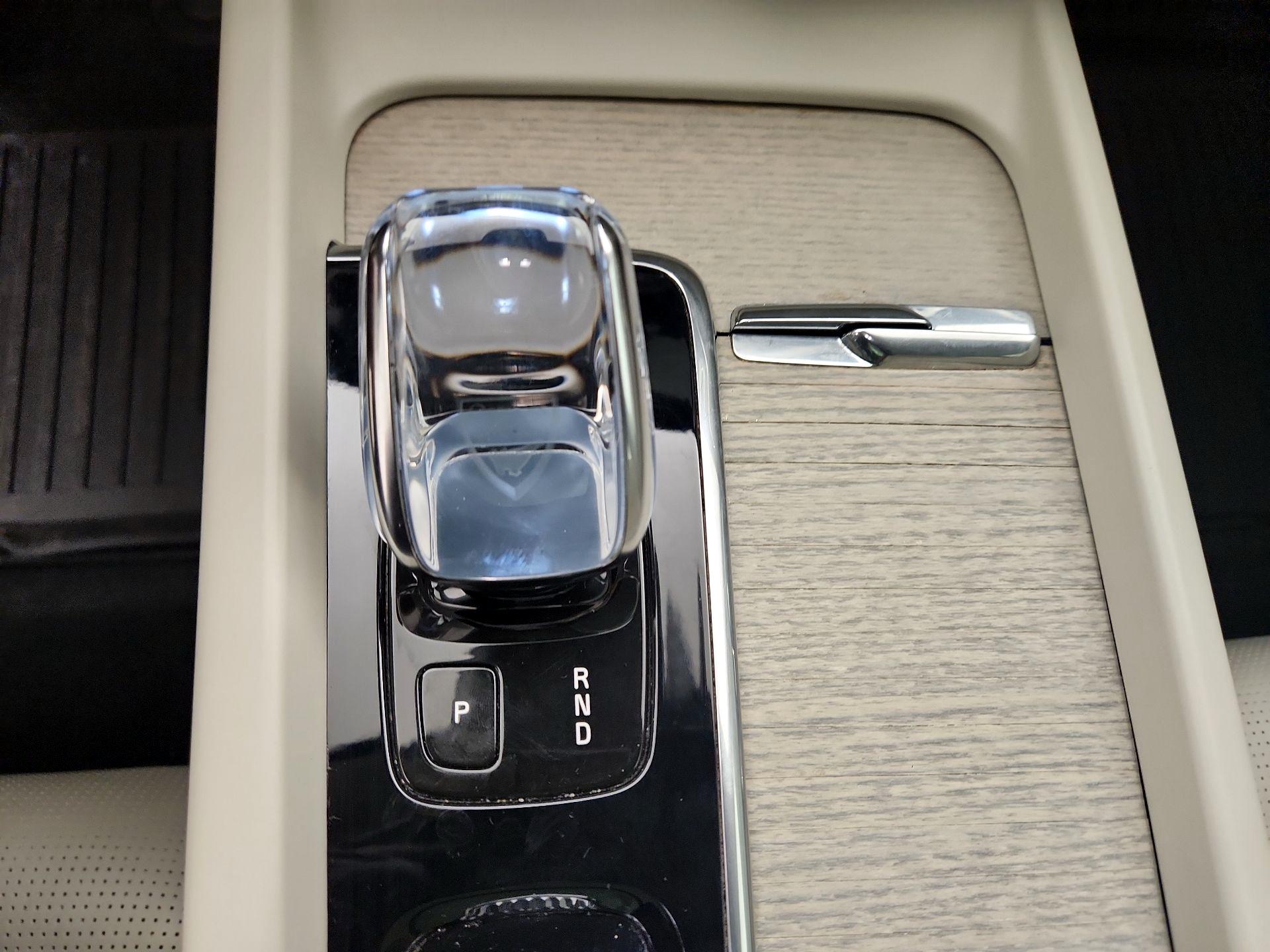 Thumbnail: 2022 Volvo XC60 - 17