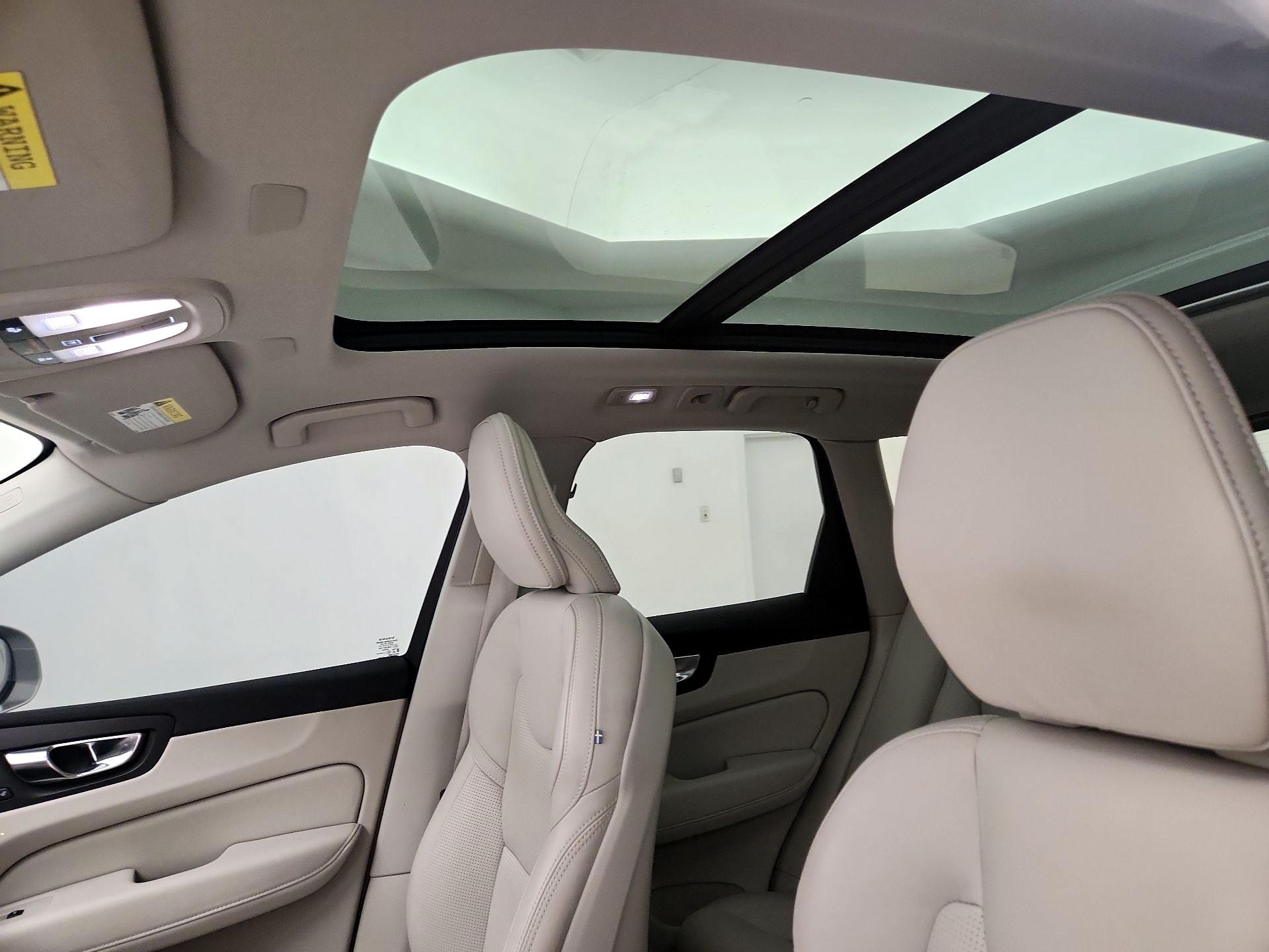 Thumbnail: 2022 Volvo XC60 - 19
