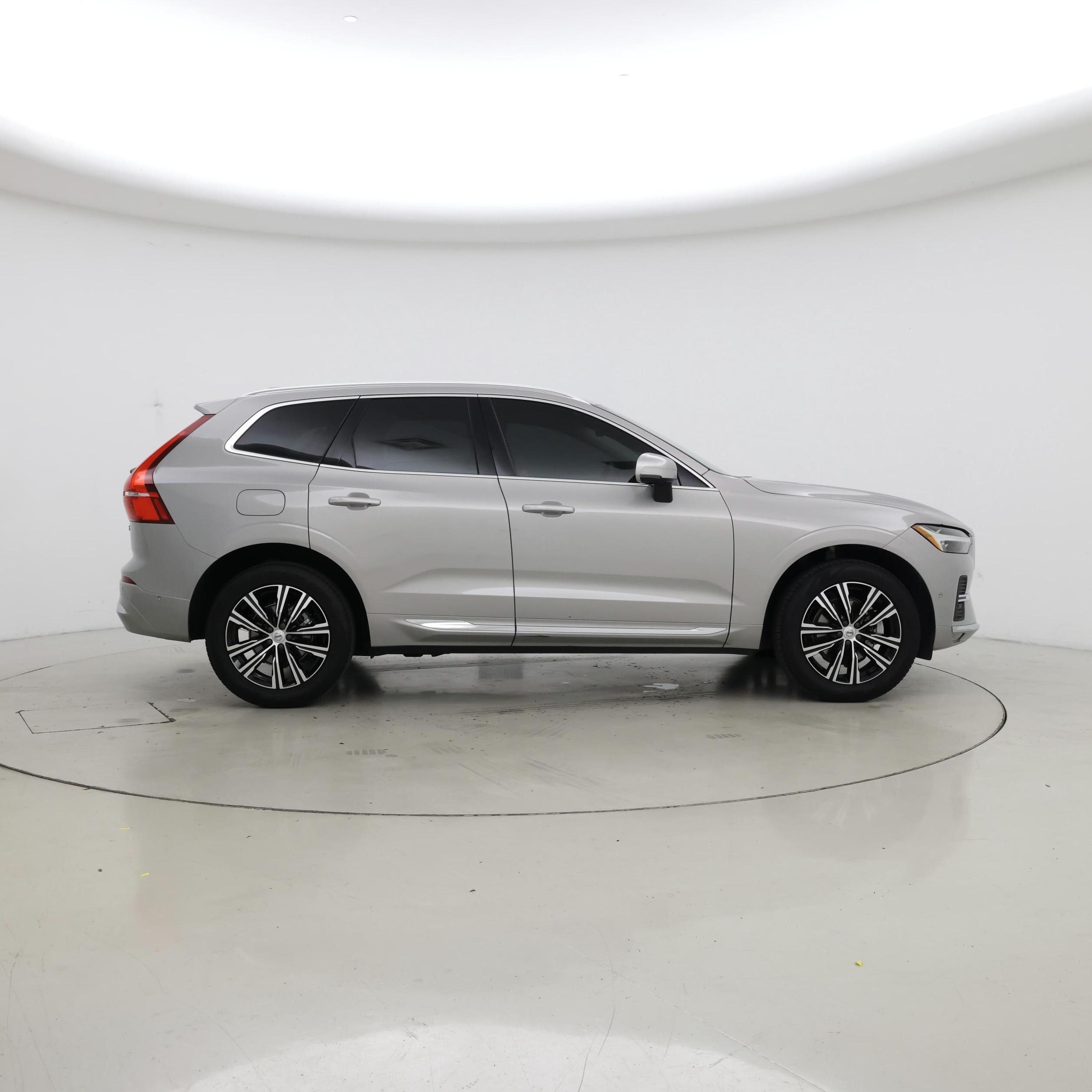 Thumbnail: 2022 Volvo XC60 - 7