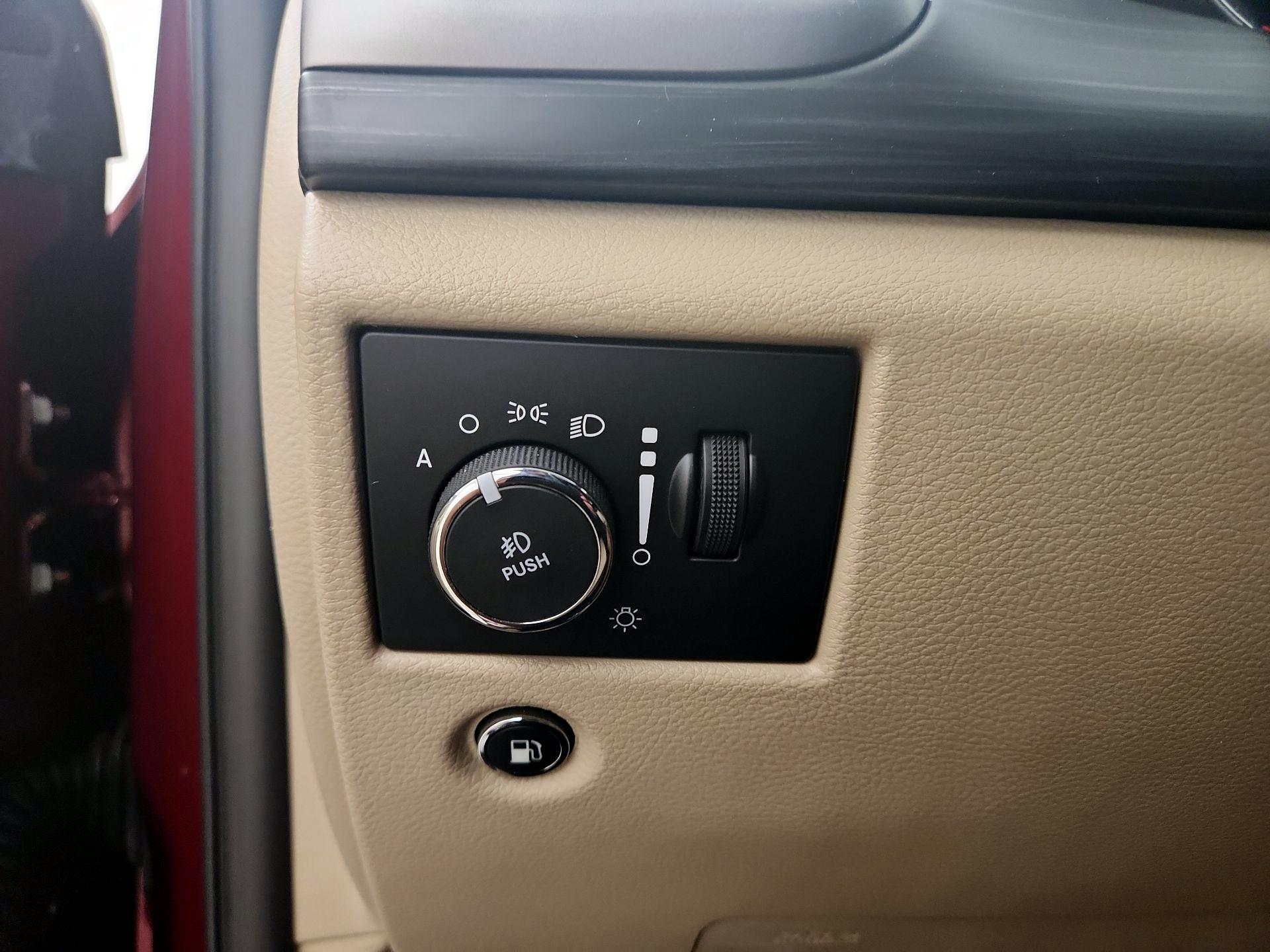 Thumbnail: 2019 Jeep Grand Cherokee - 13
