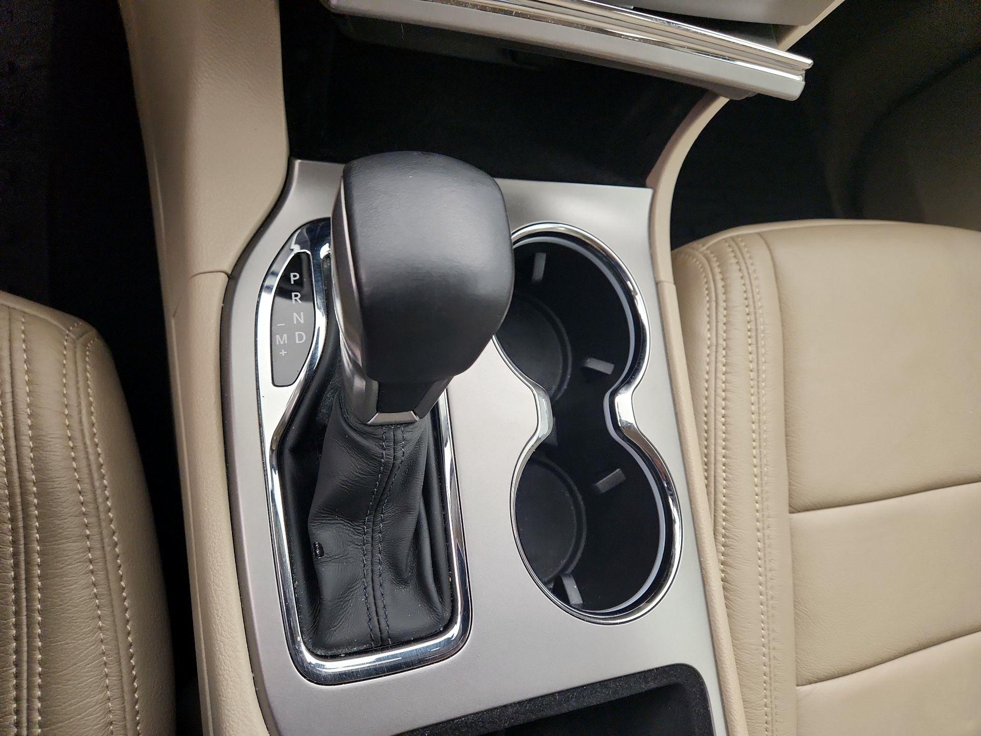 Thumbnail: 2019 Jeep Grand Cherokee - 17