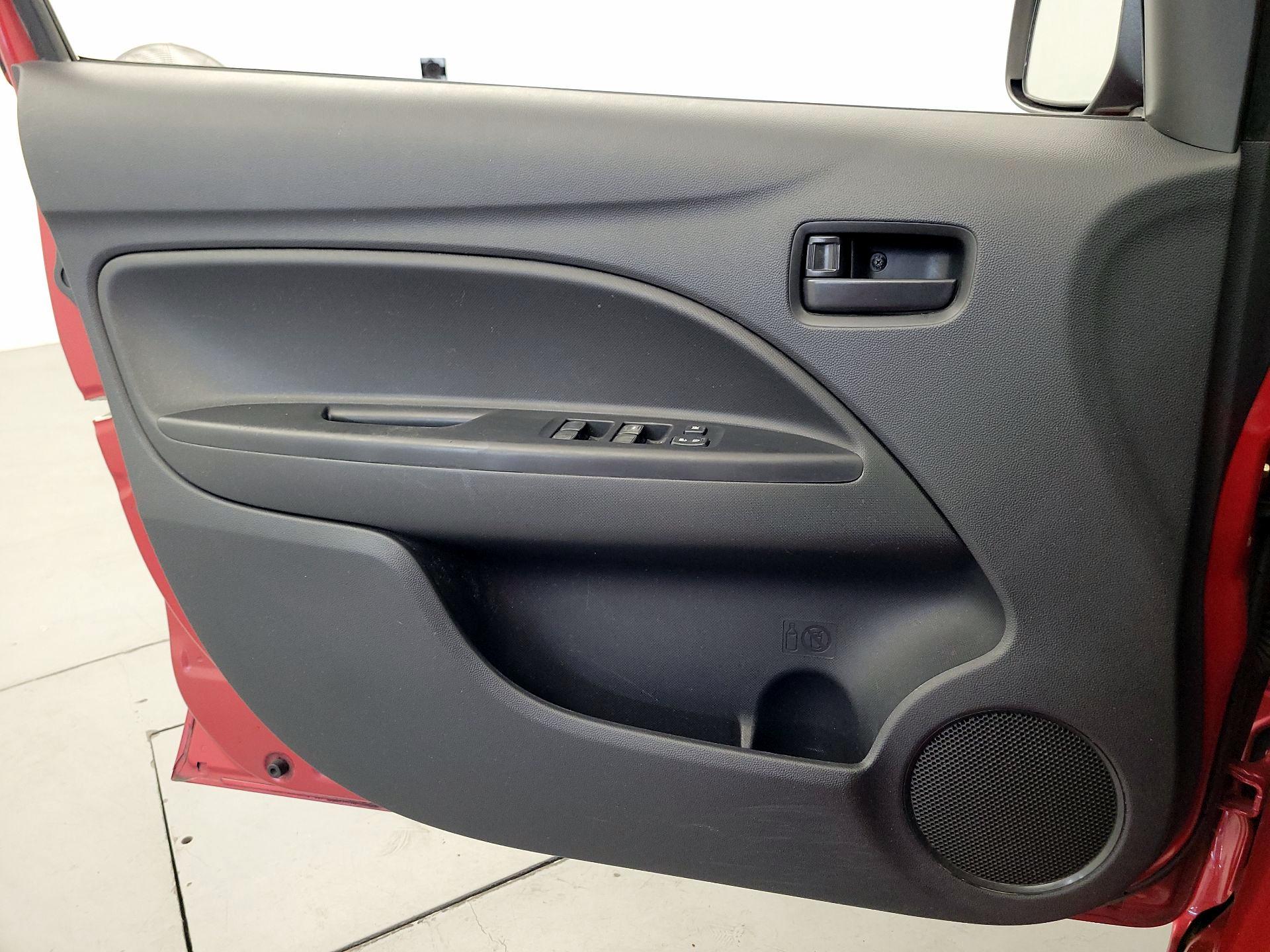 Thumbnail: 2018 Mitsubishi Mirage - 12