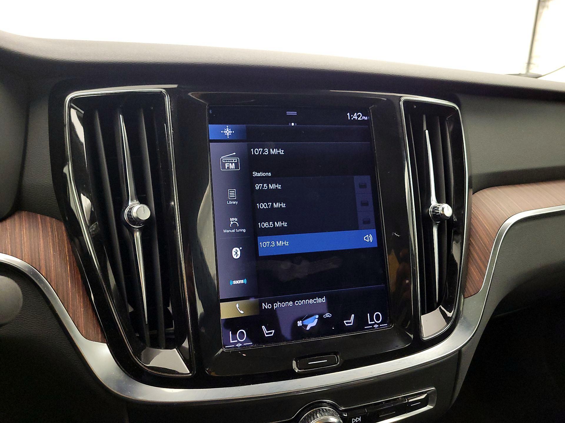 Thumbnail: 2022 Volvo S60 - 16