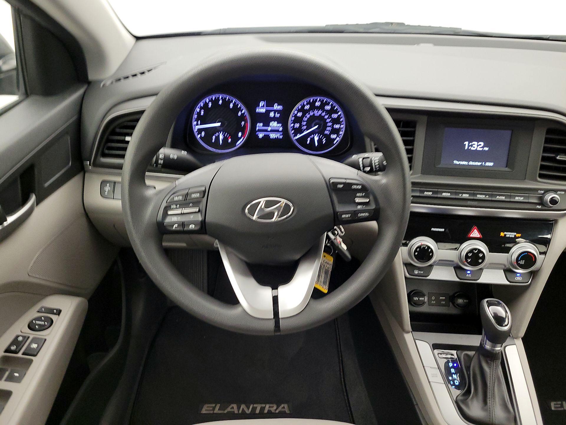 Thumbnail: 2019 Hyundai Elantra - 10
