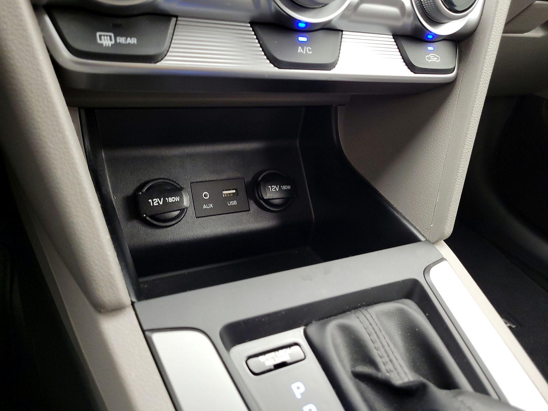 Thumbnail: 2019 Hyundai Elantra - 18