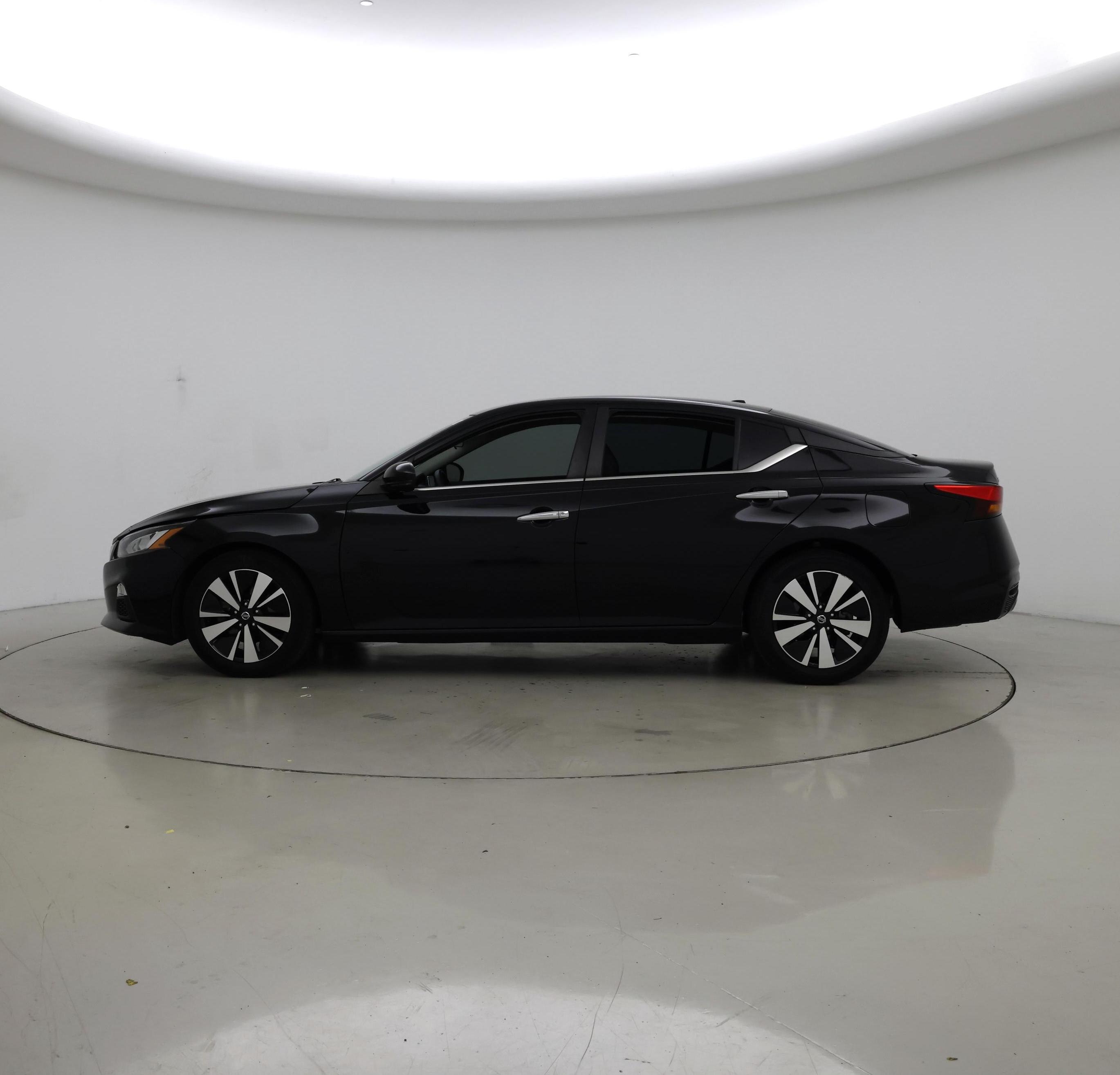 Thumbnail: 2022 Nissan Altima - 3
