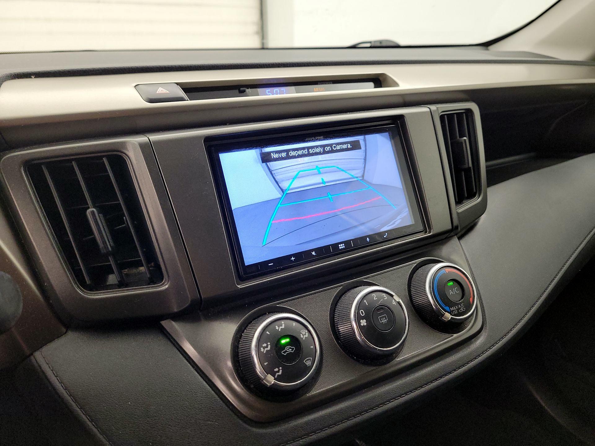 Thumbnail: 2014 Toyota RAV4 - 14