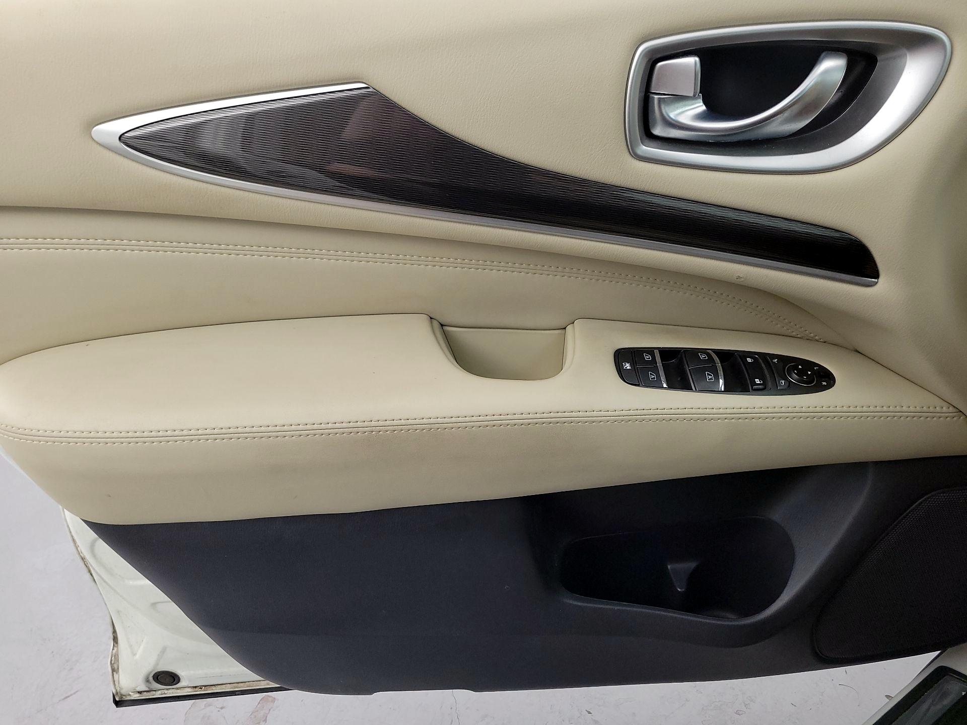 Thumbnail: 2016 INFINITI QX60 - 12