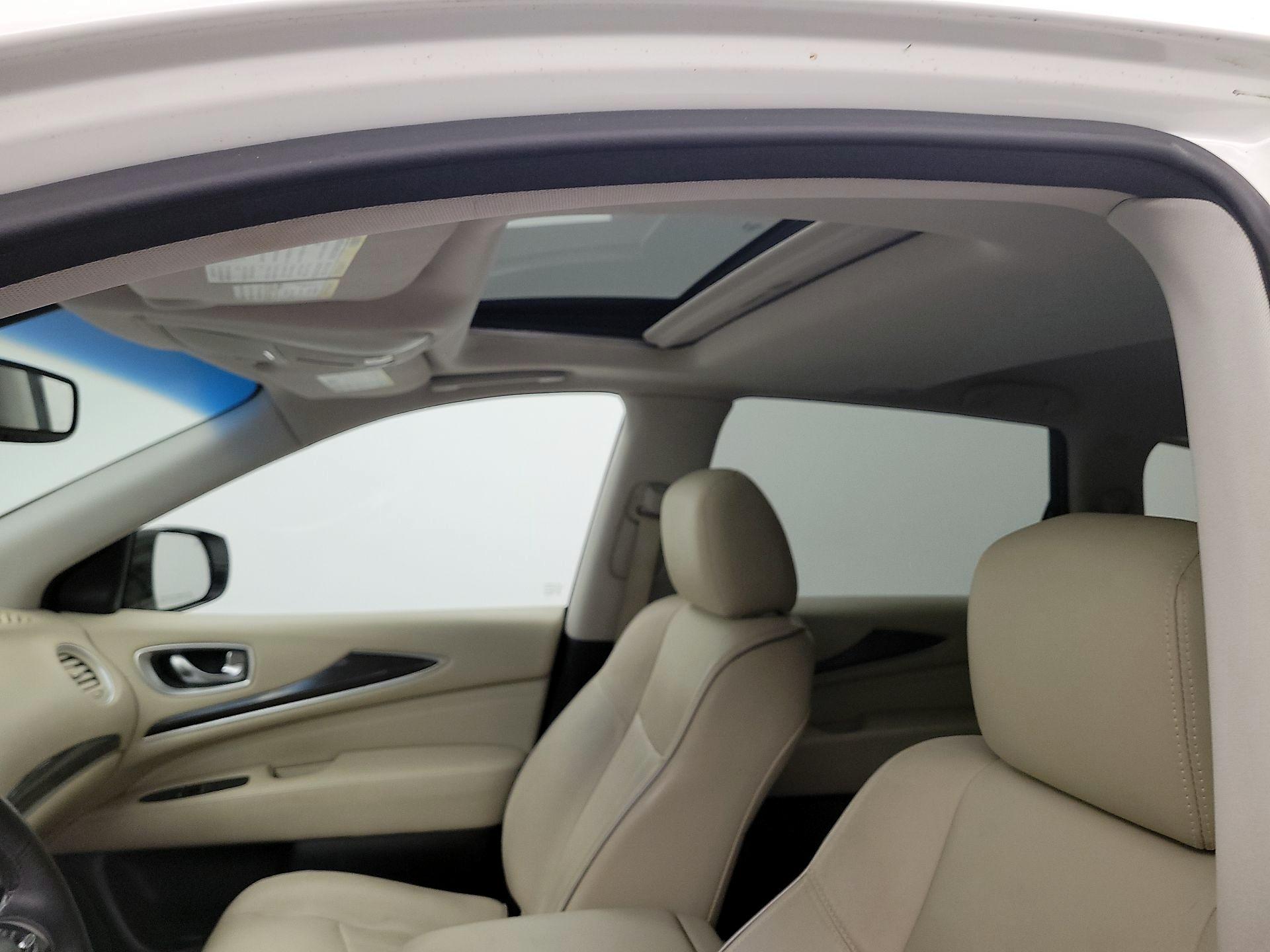 Thumbnail: 2016 INFINITI QX60 - 18