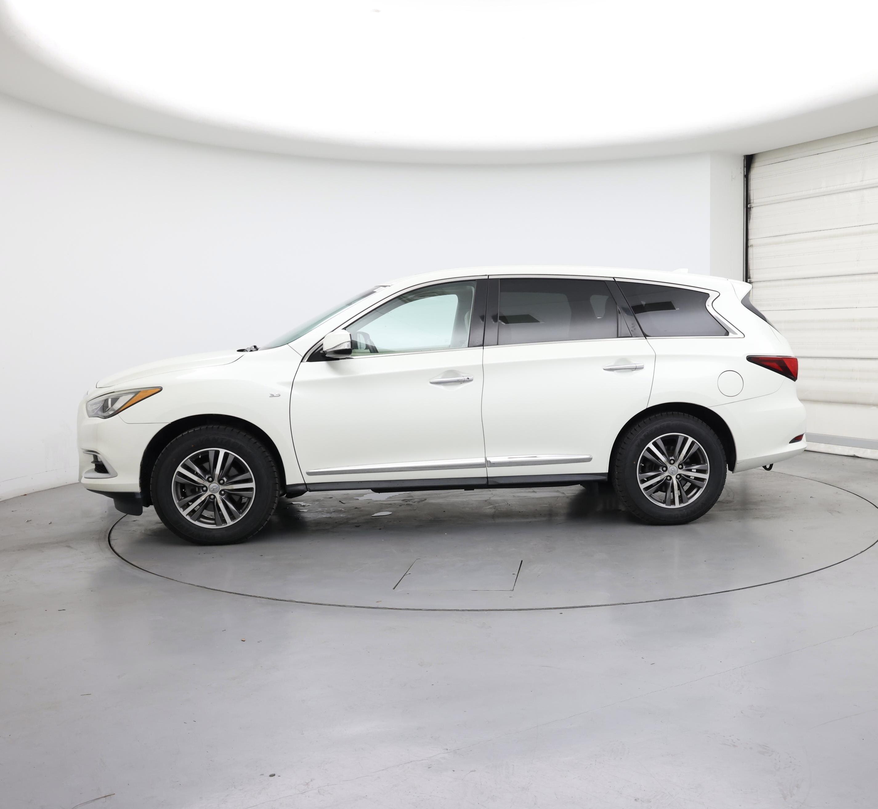 Thumbnail: 2016 INFINITI QX60 - 3
