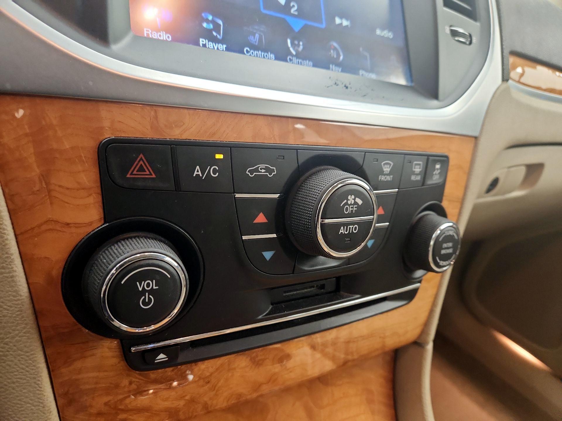 Thumbnail: 2014 Chrysler 300 - 16