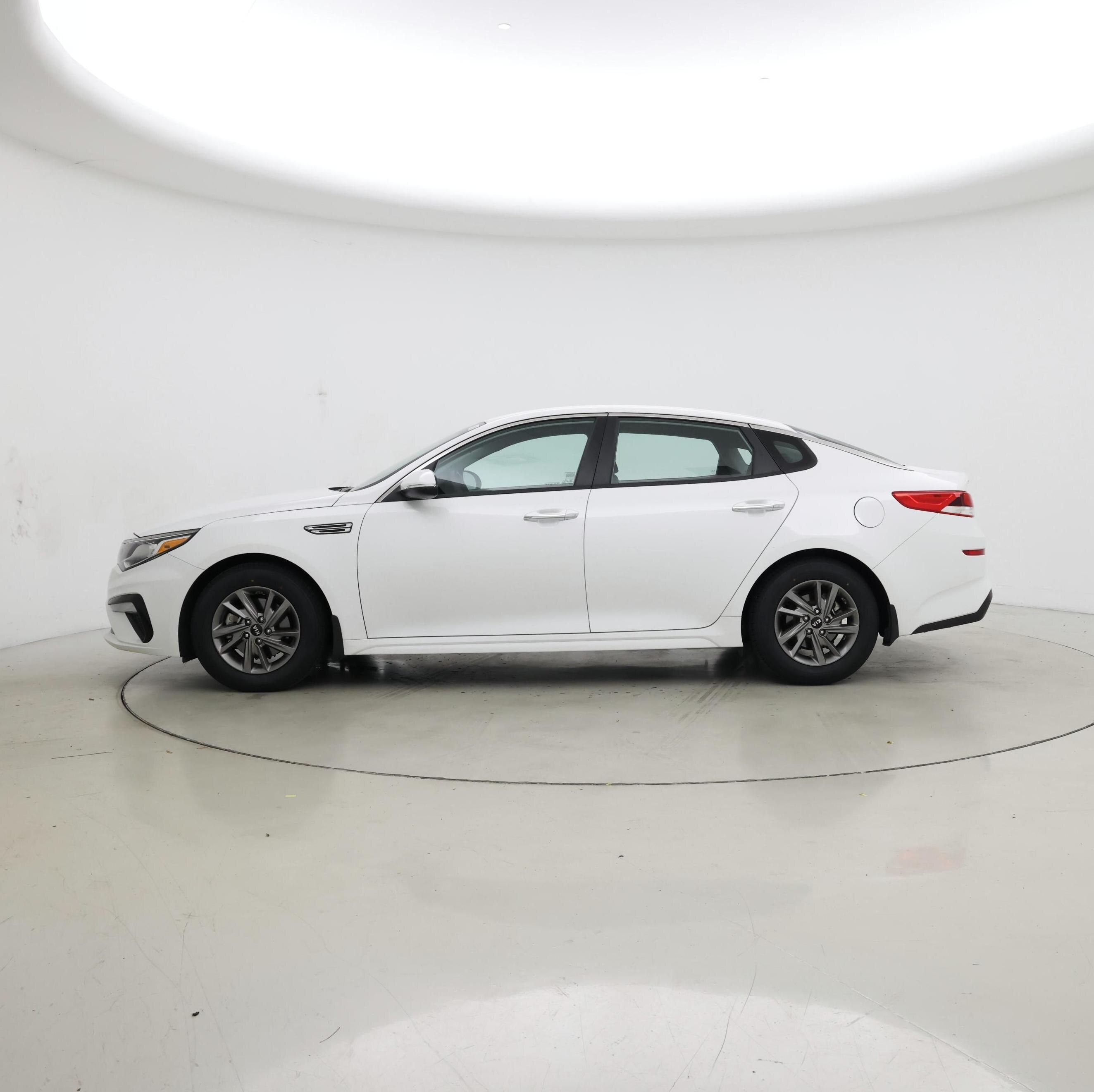 Thumbnail: 2019 Kia Optima - 3