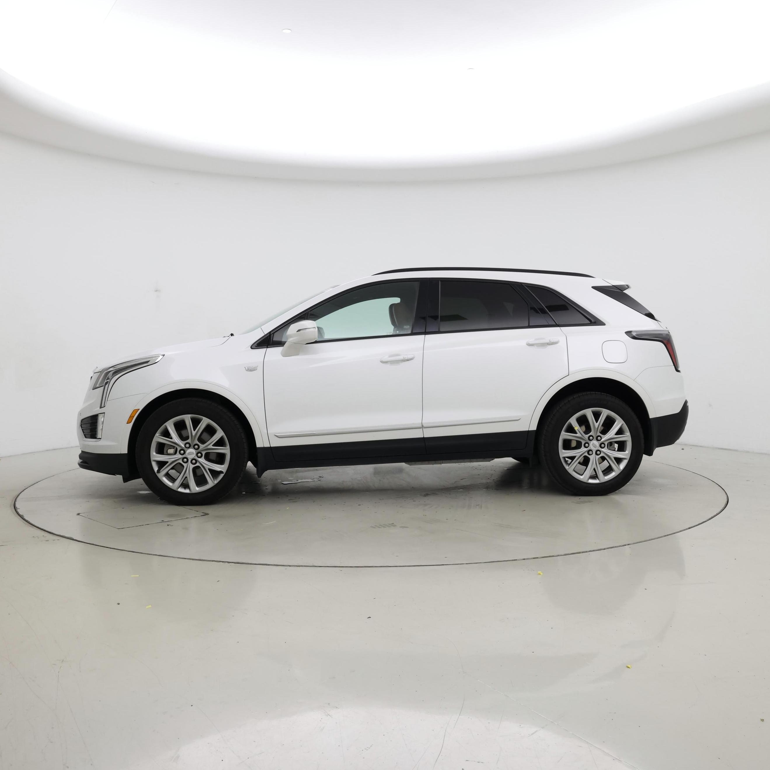 Thumbnail: 2020 Cadillac XT5 - 3