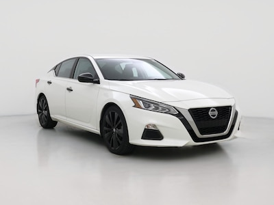 White 2019 Nissan Altima SR