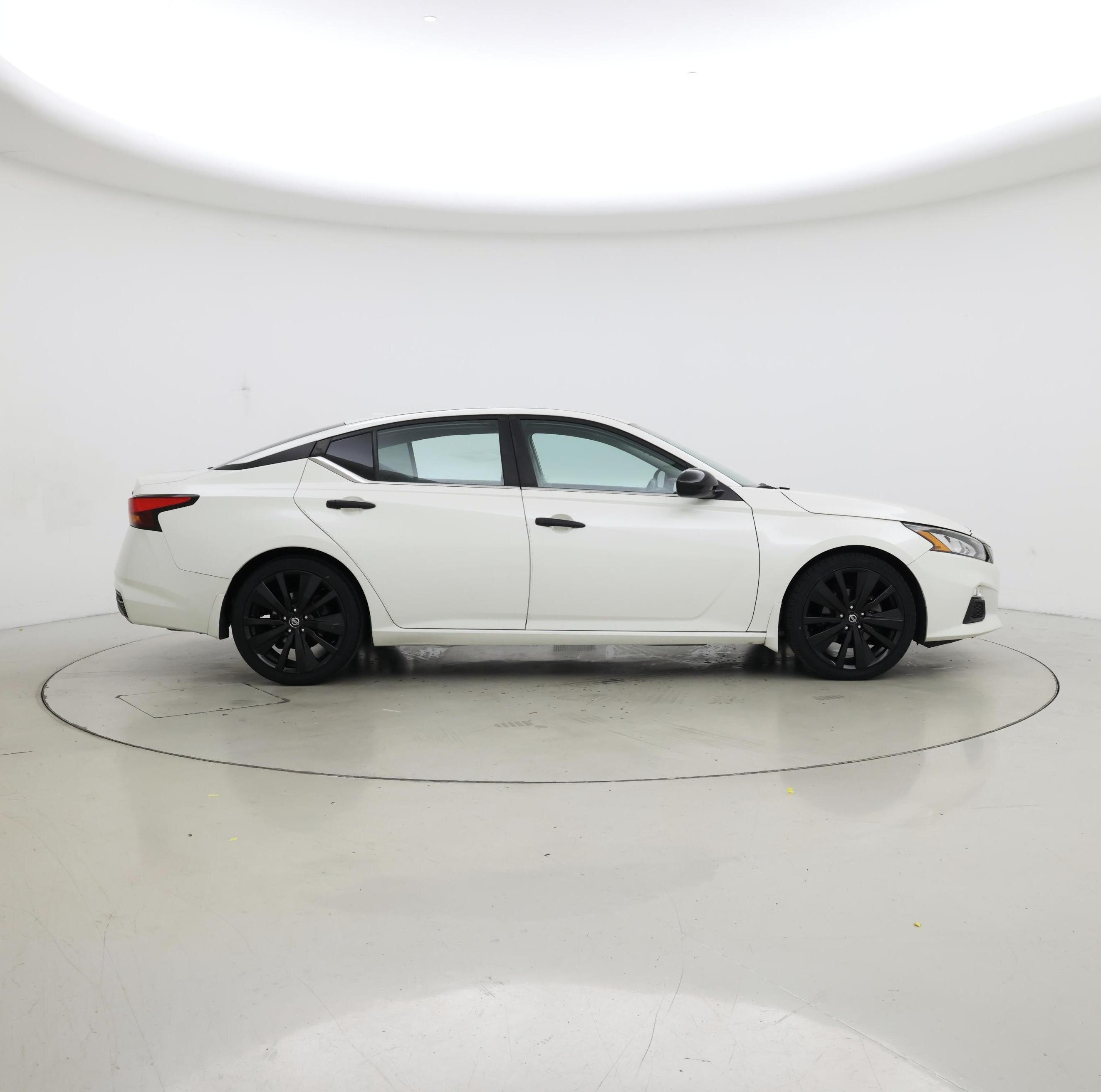 Thumbnail: 2019 Nissan Altima - 7