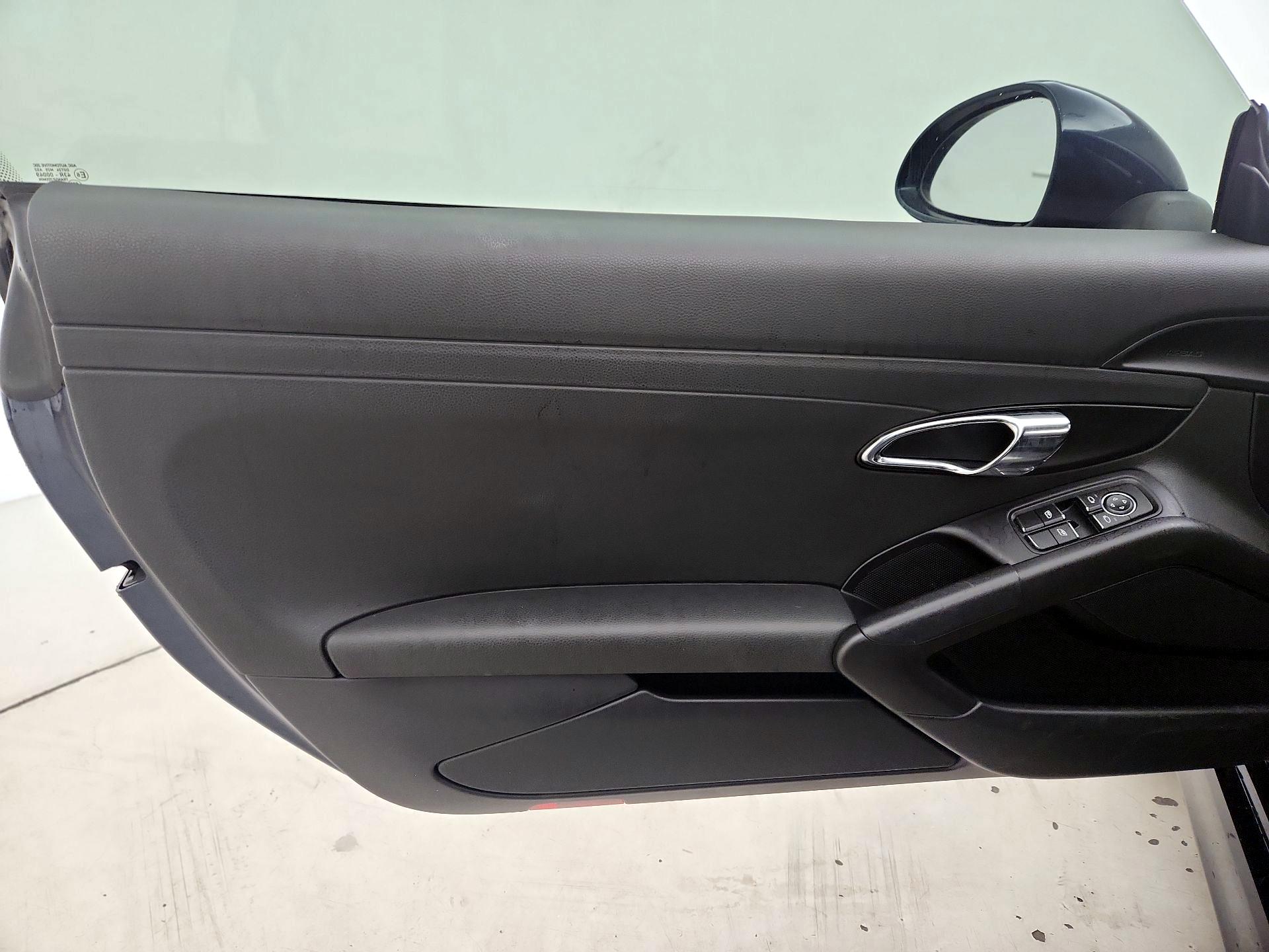 Thumbnail: 2016 Porsche Cayman - 12