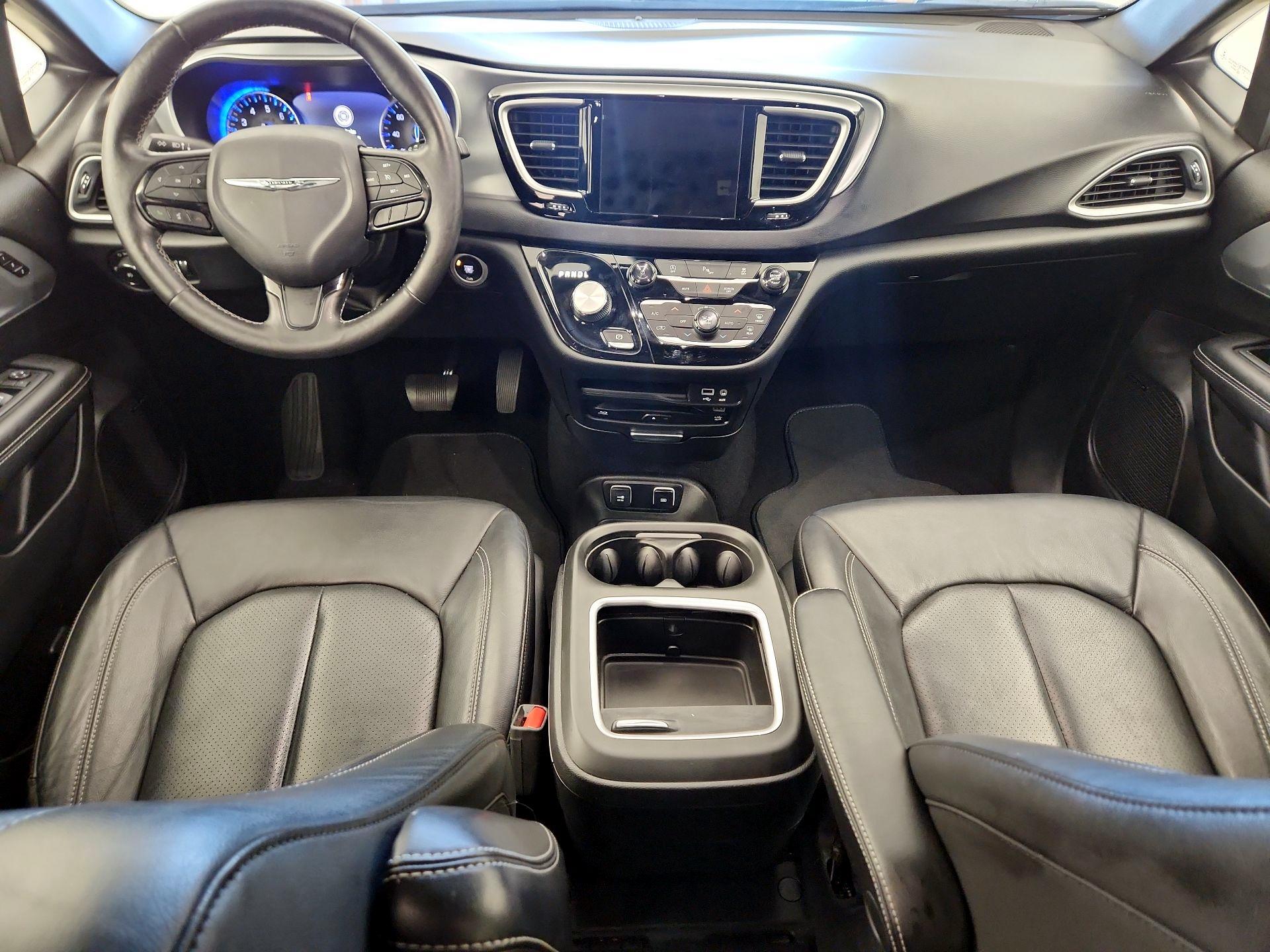 Thumbnail: 2020 Chrysler Pacifica - 9