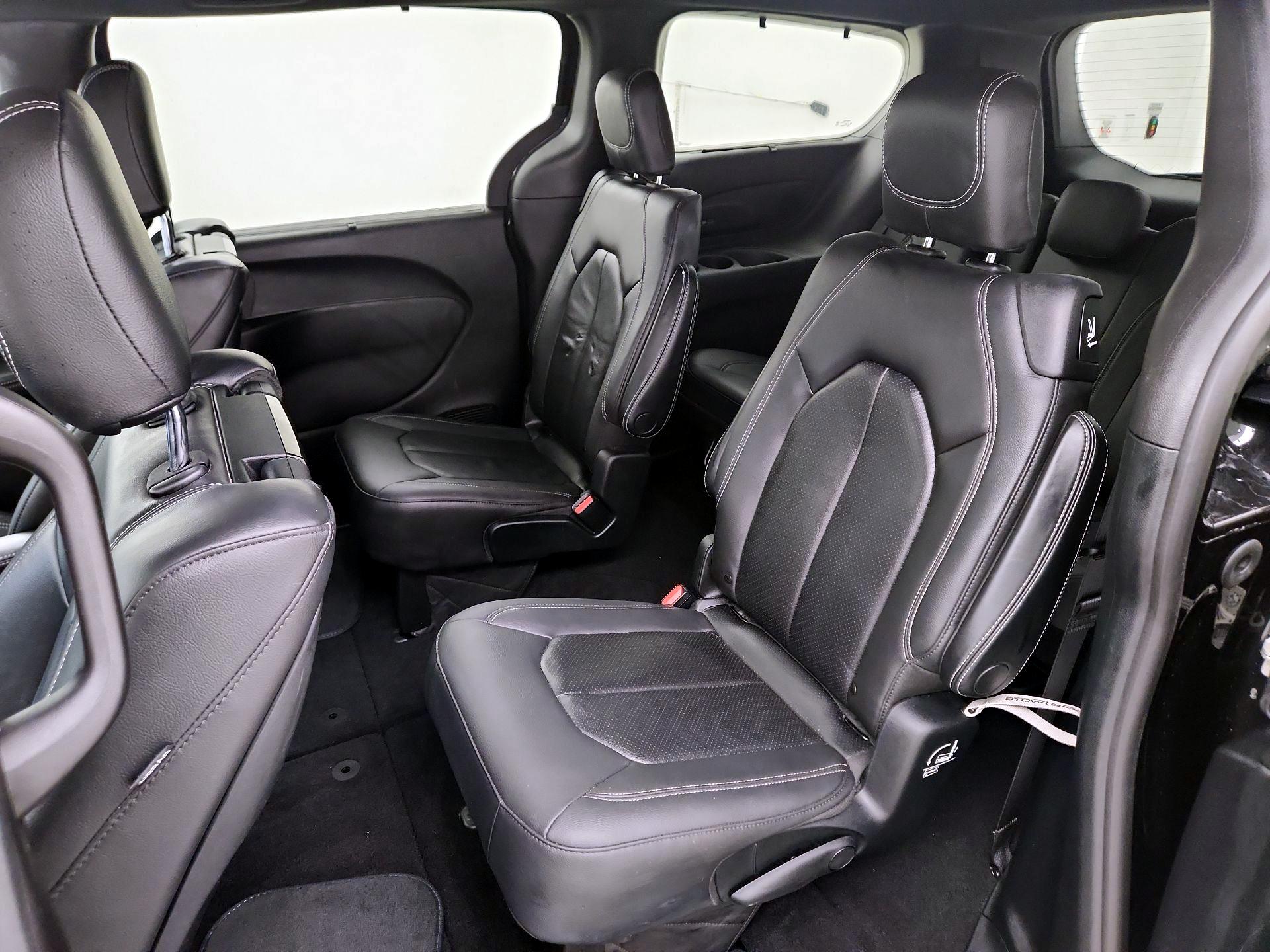 Thumbnail: 2020 Chrysler Pacifica - 20