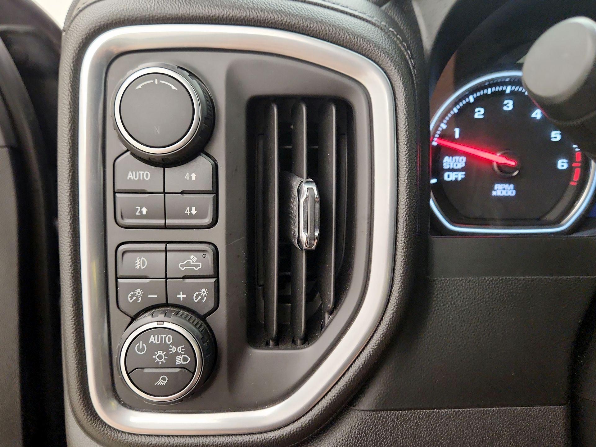 Thumbnail: 2019 Chevrolet Silverado 1500 - 13