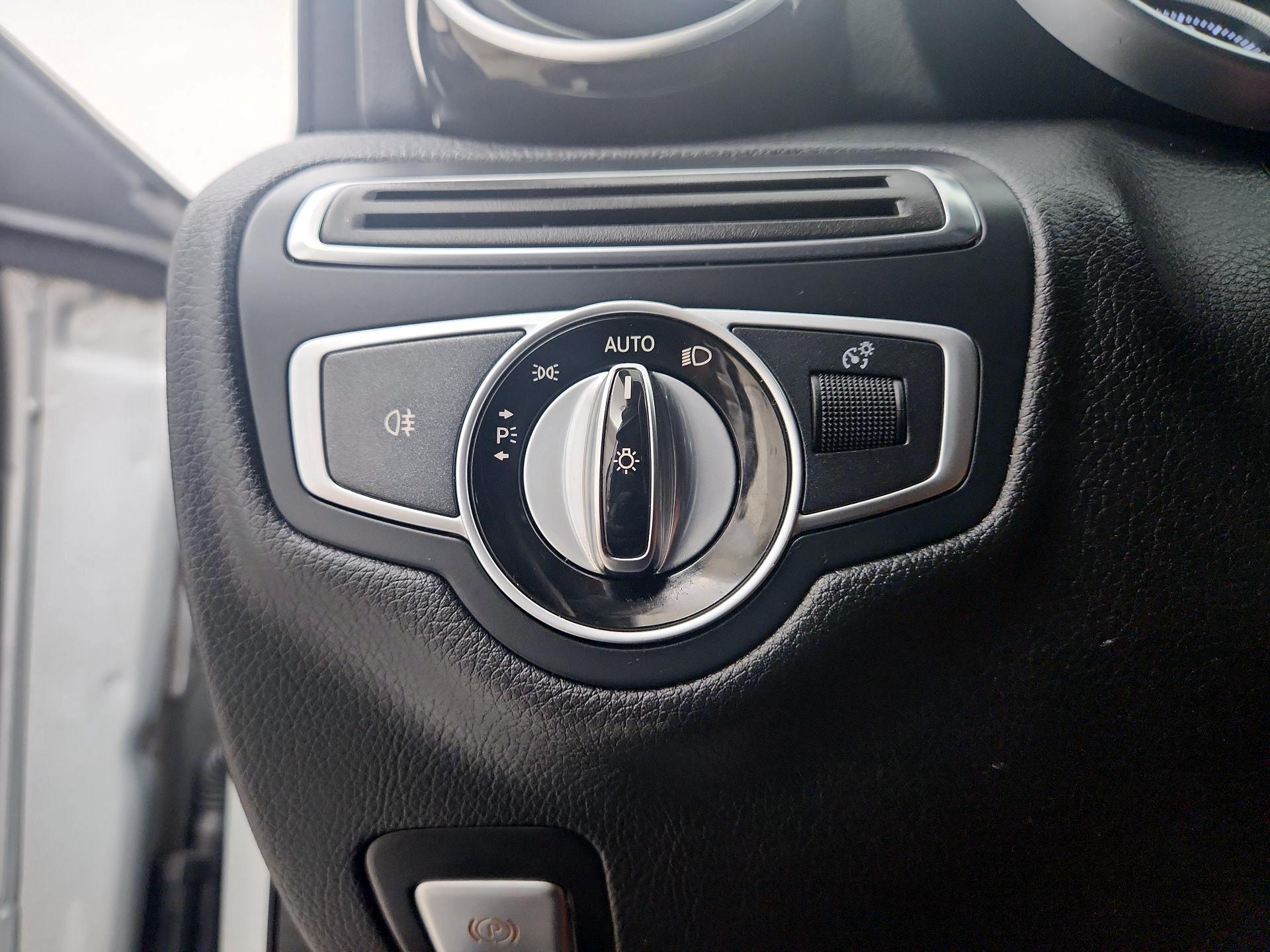 Thumbnail: 2016 Mercedes-Benz C-Class - 13