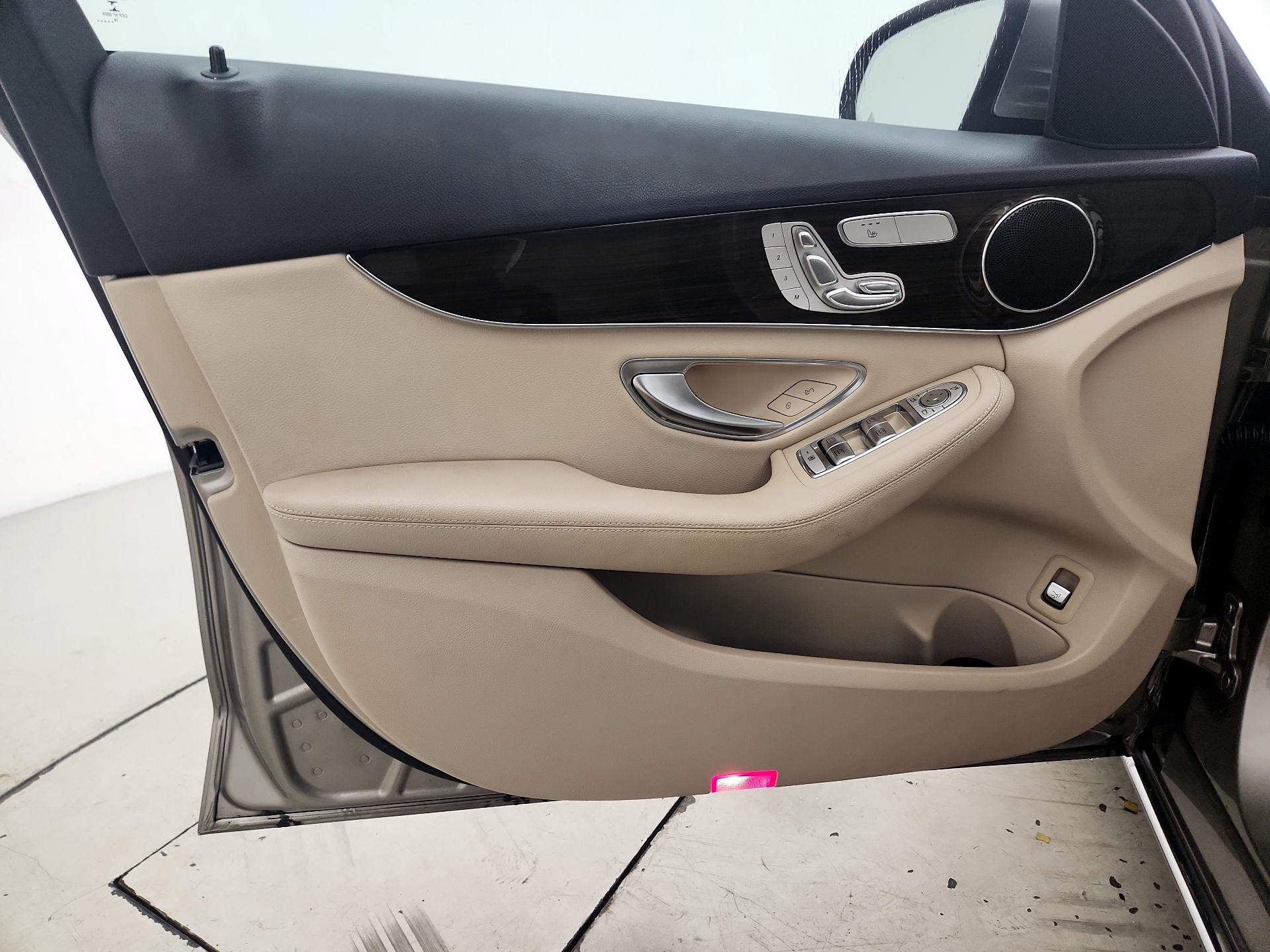 Thumbnail: 2019 Mercedes-Benz C-Class - 12