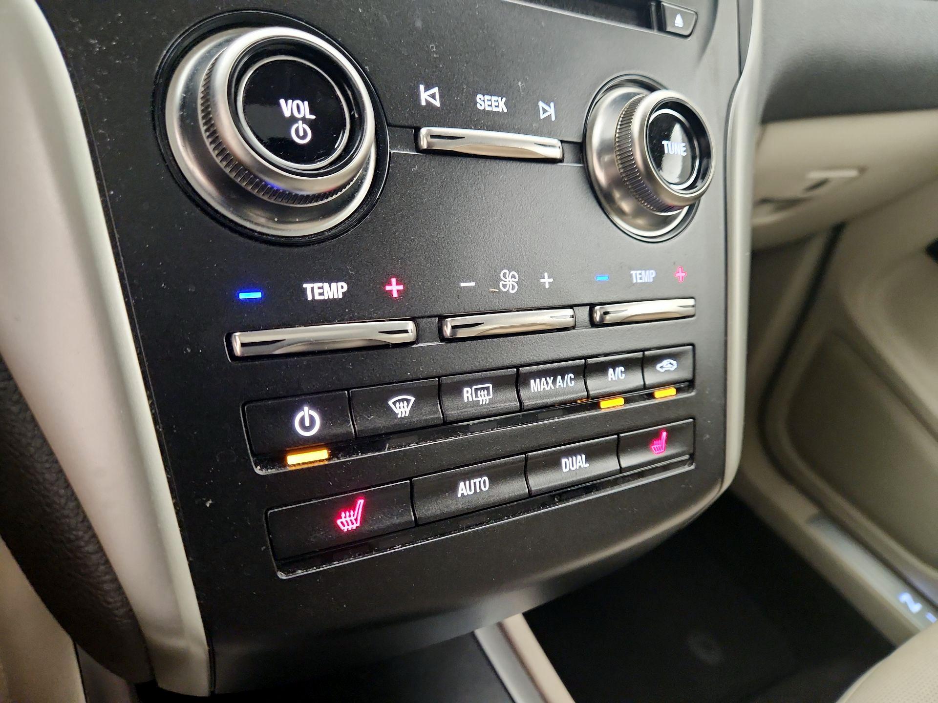 Thumbnail: 2019 Lincoln MKC - 17