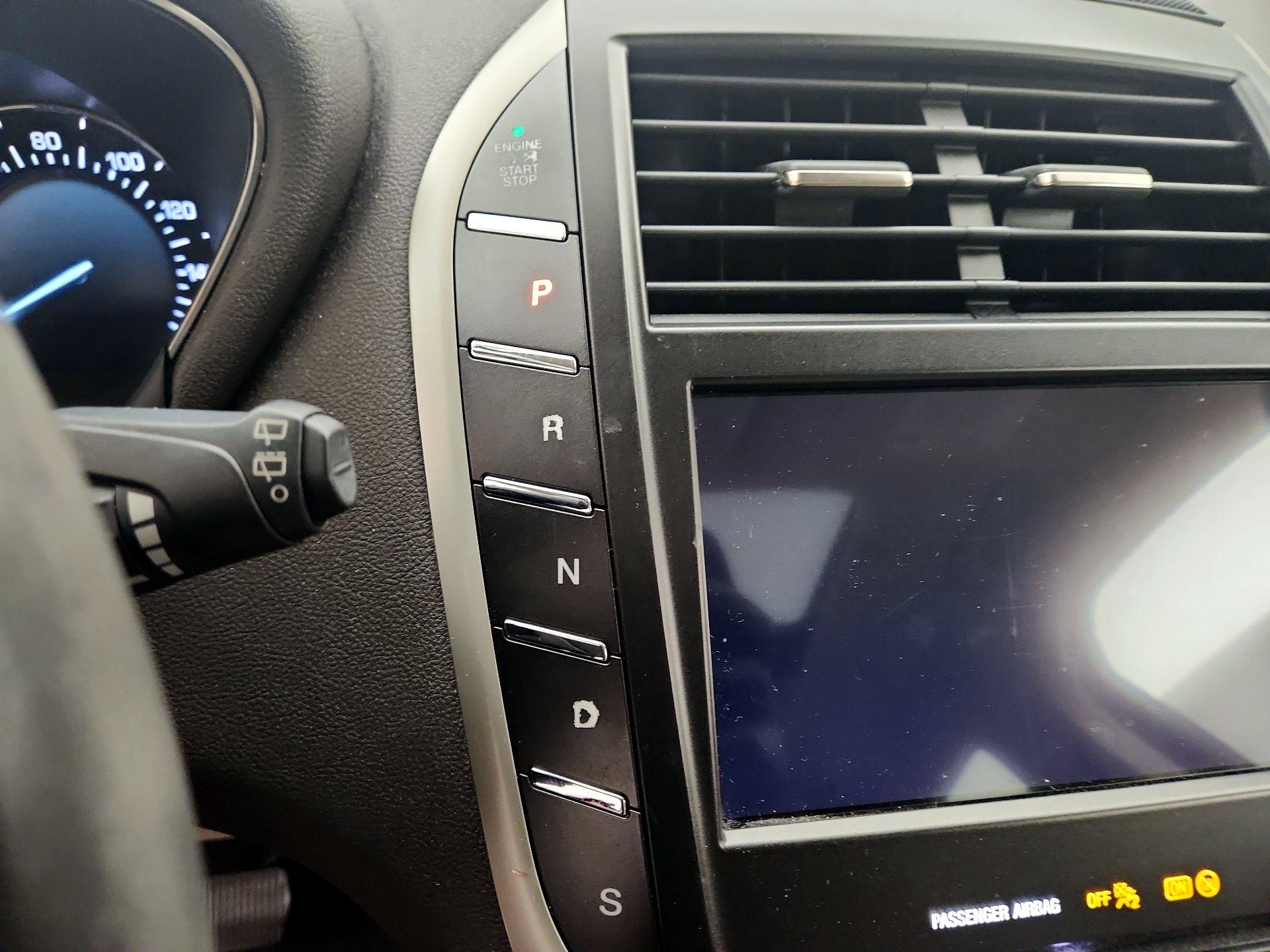 Thumbnail: 2019 Lincoln MKC - 18